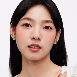 おしゃれ キラキラ 結び目 リボン パール ピアス