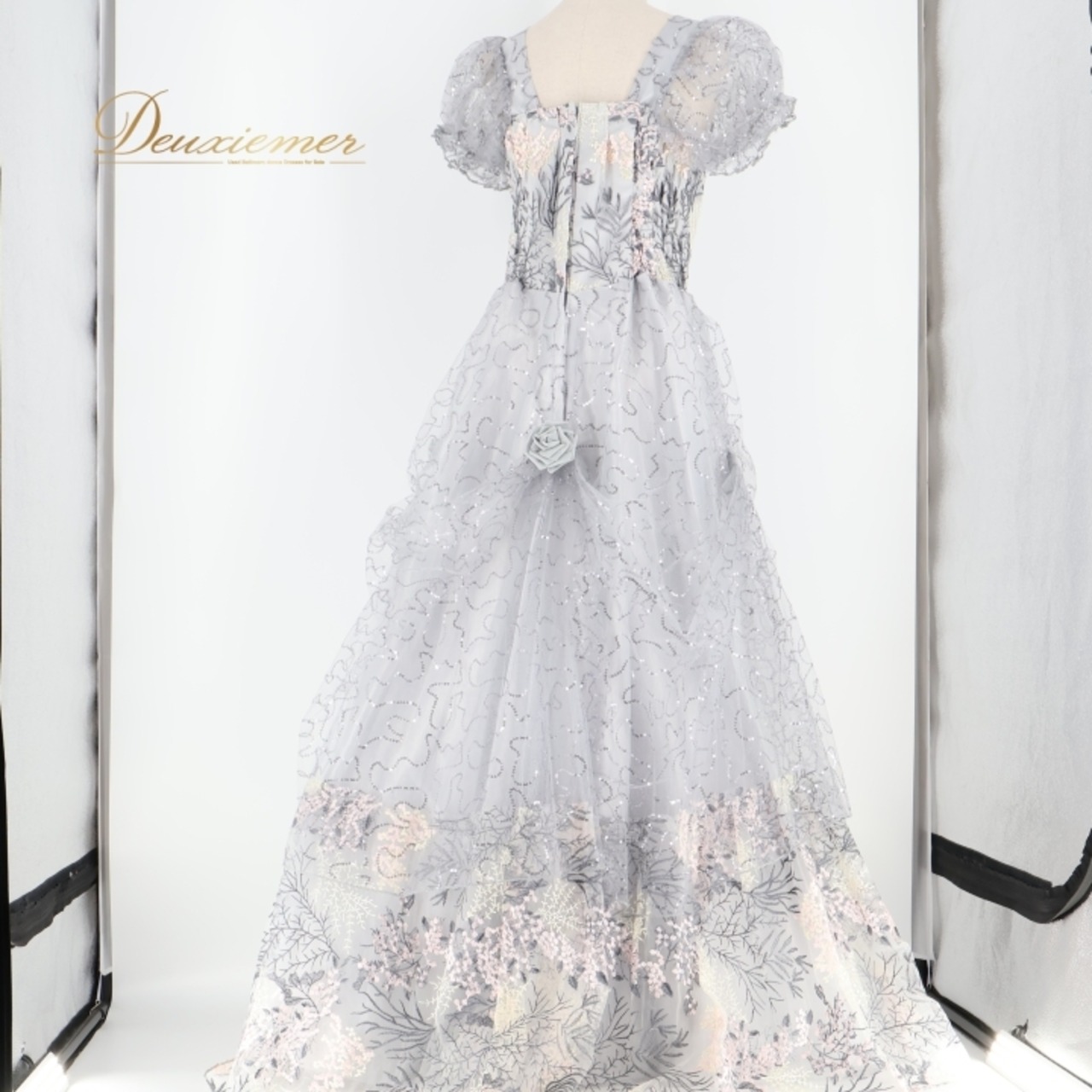 パーティドレス ワンピース ドレス グレイ系 シルバー系 Da Vistosa ドニャヴィストーサ 発表会 演奏会 パーティ 舞台 ラメ スパンコール フリル ダンス かわいい おしゃれ エレガント ウエディング クラシック スタイリッシュ