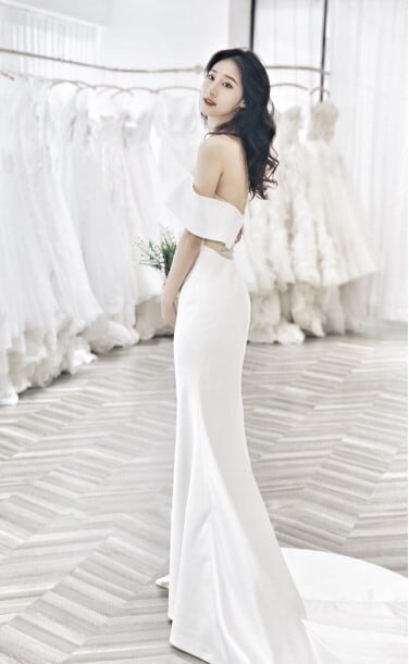 豪華！ ウエディングドレス ホワイト 光沢サテン ロングドレス