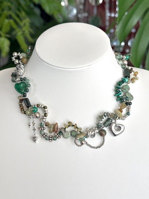 Wild garden frill necklace.
