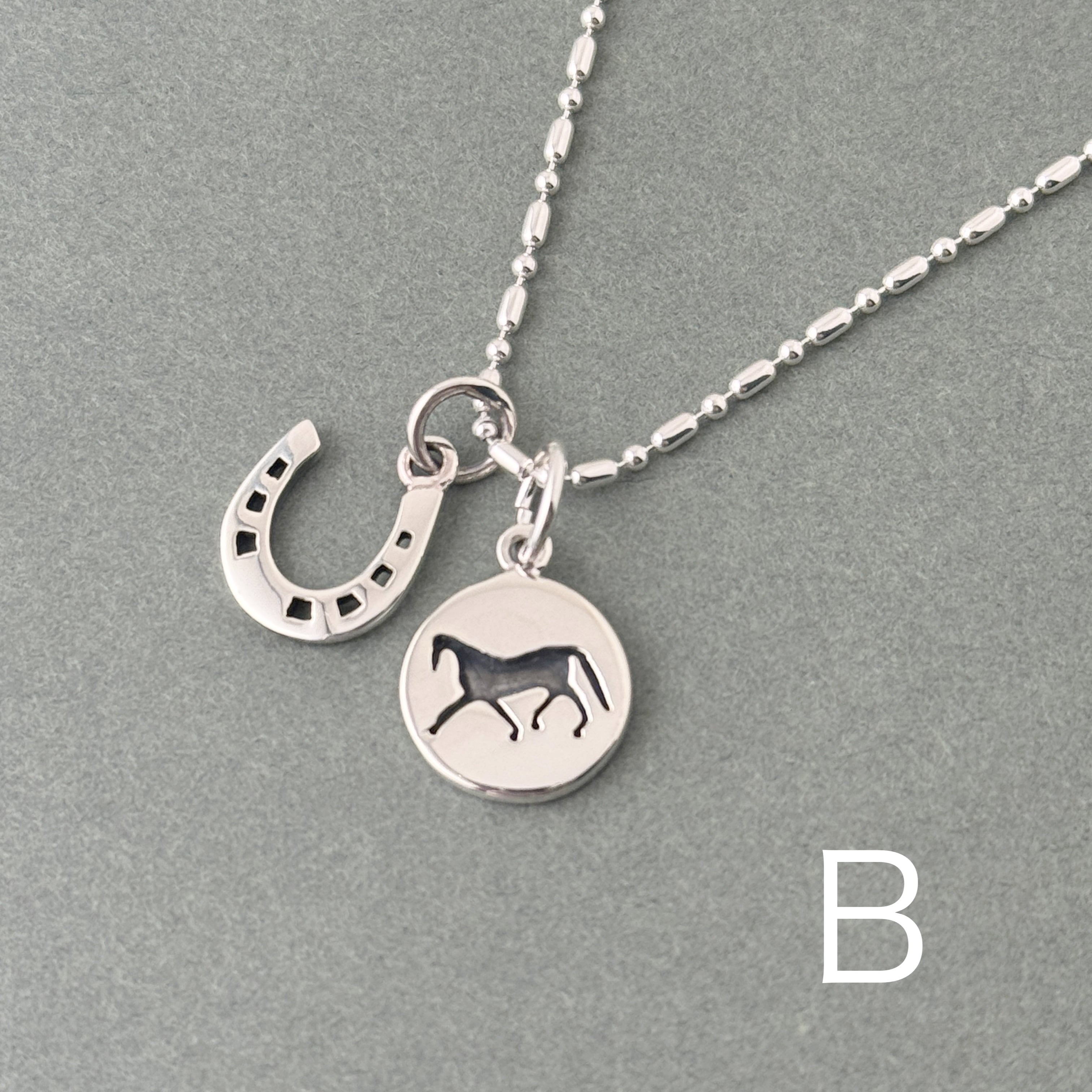 再入荷】ホースコイン と 選べる 馬蹄 ペンダント (チェーン