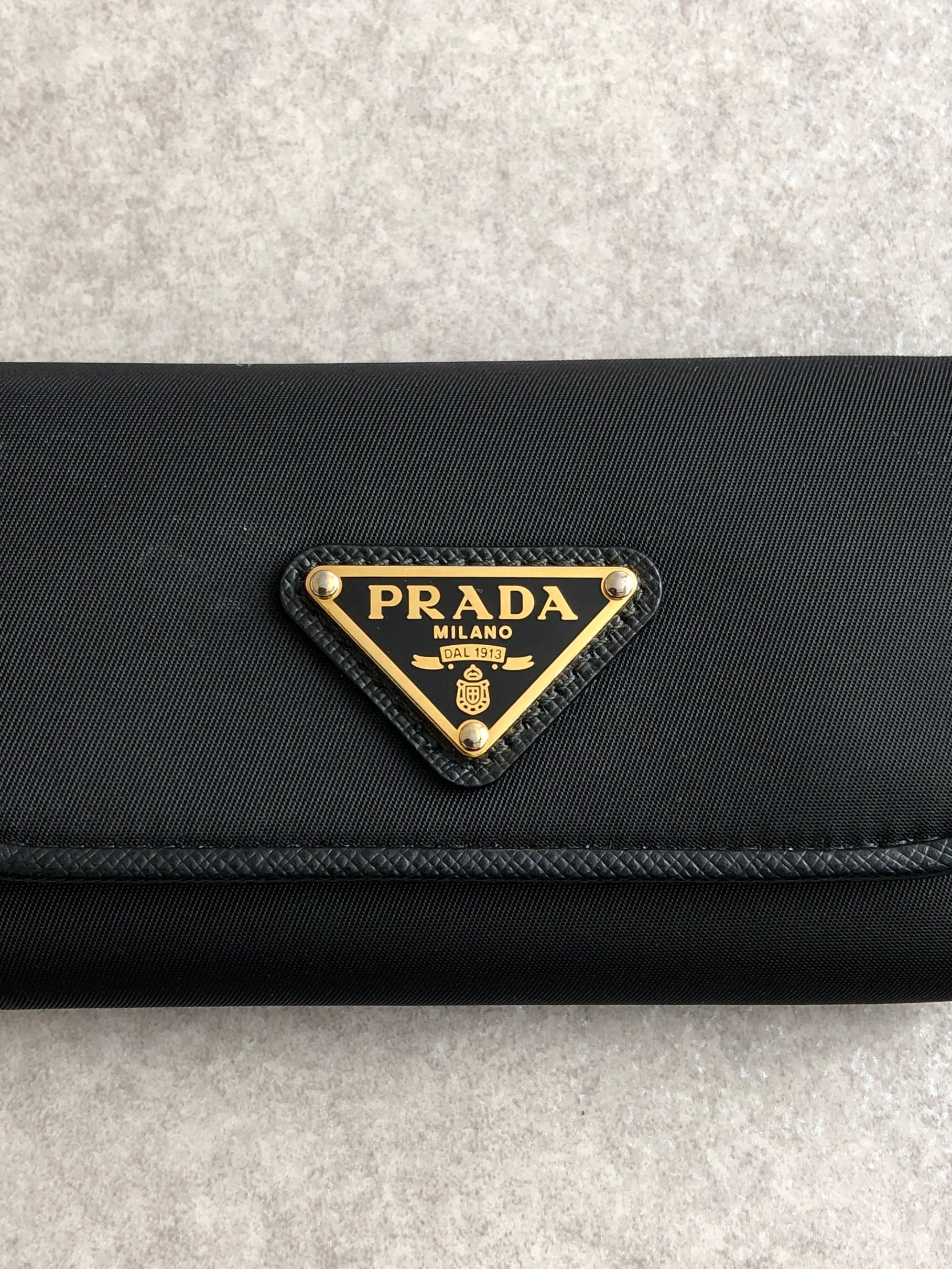 PRADA プラダ キーケース ブラック トライアングルロゴ レザー 6連