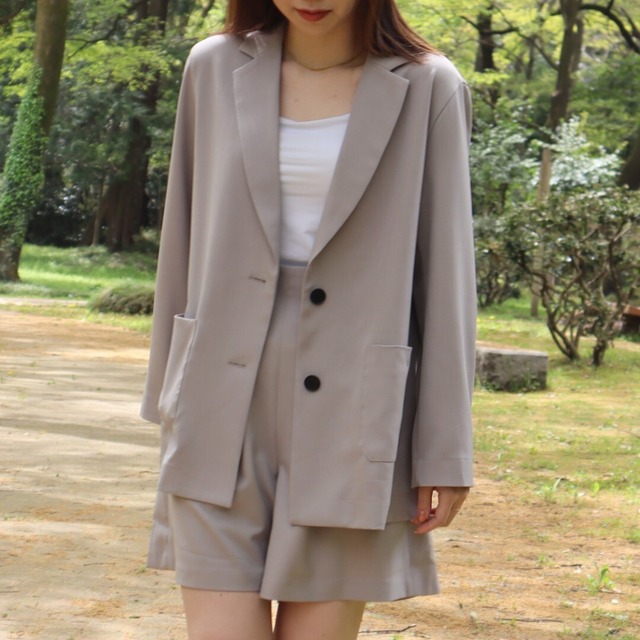 Light linen-like tailored jacket x Light linen-like high waist tucked short pants