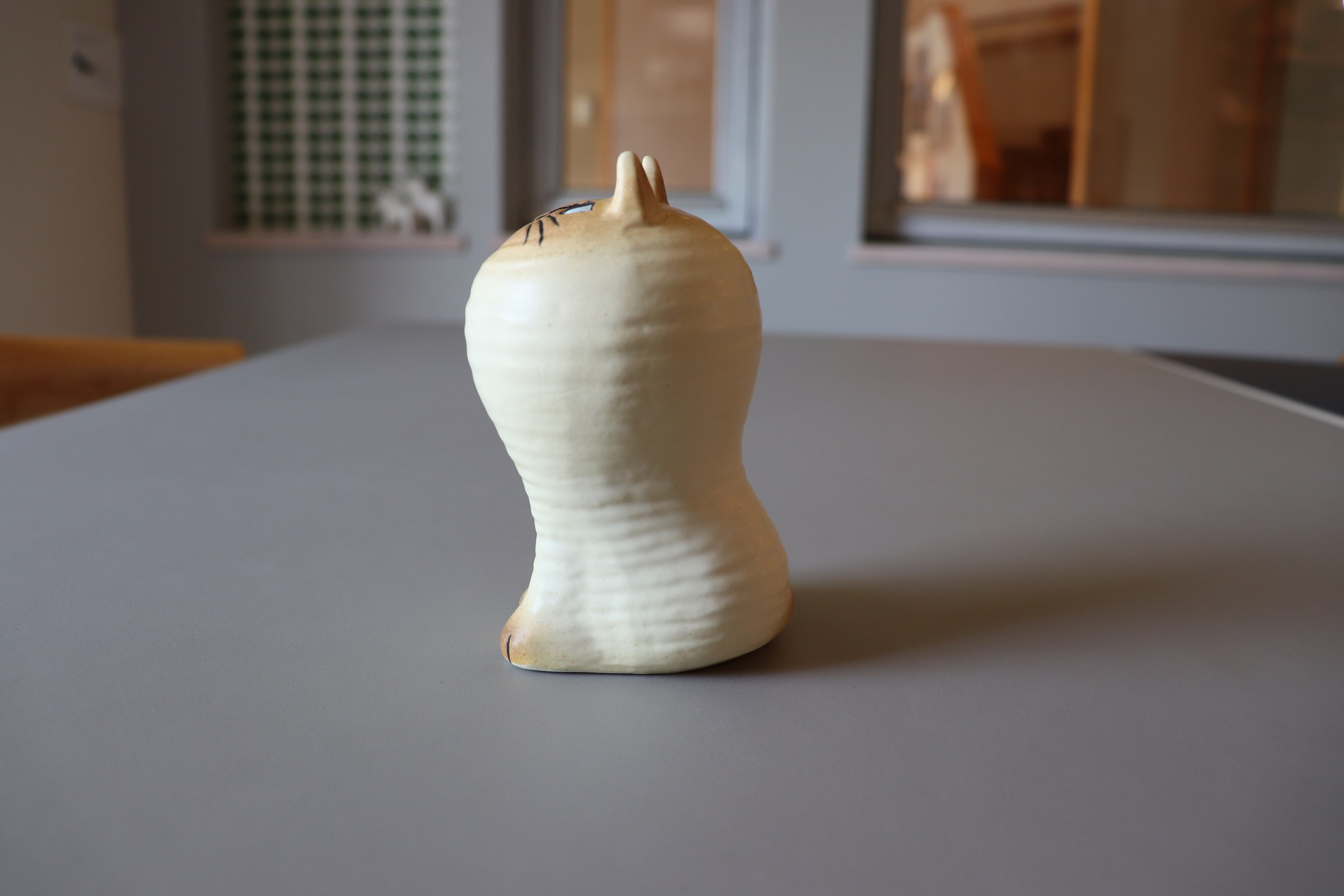 Lisa Larson/リサラーソン キャットマヤ ホワイト/ブラウン | Linnel