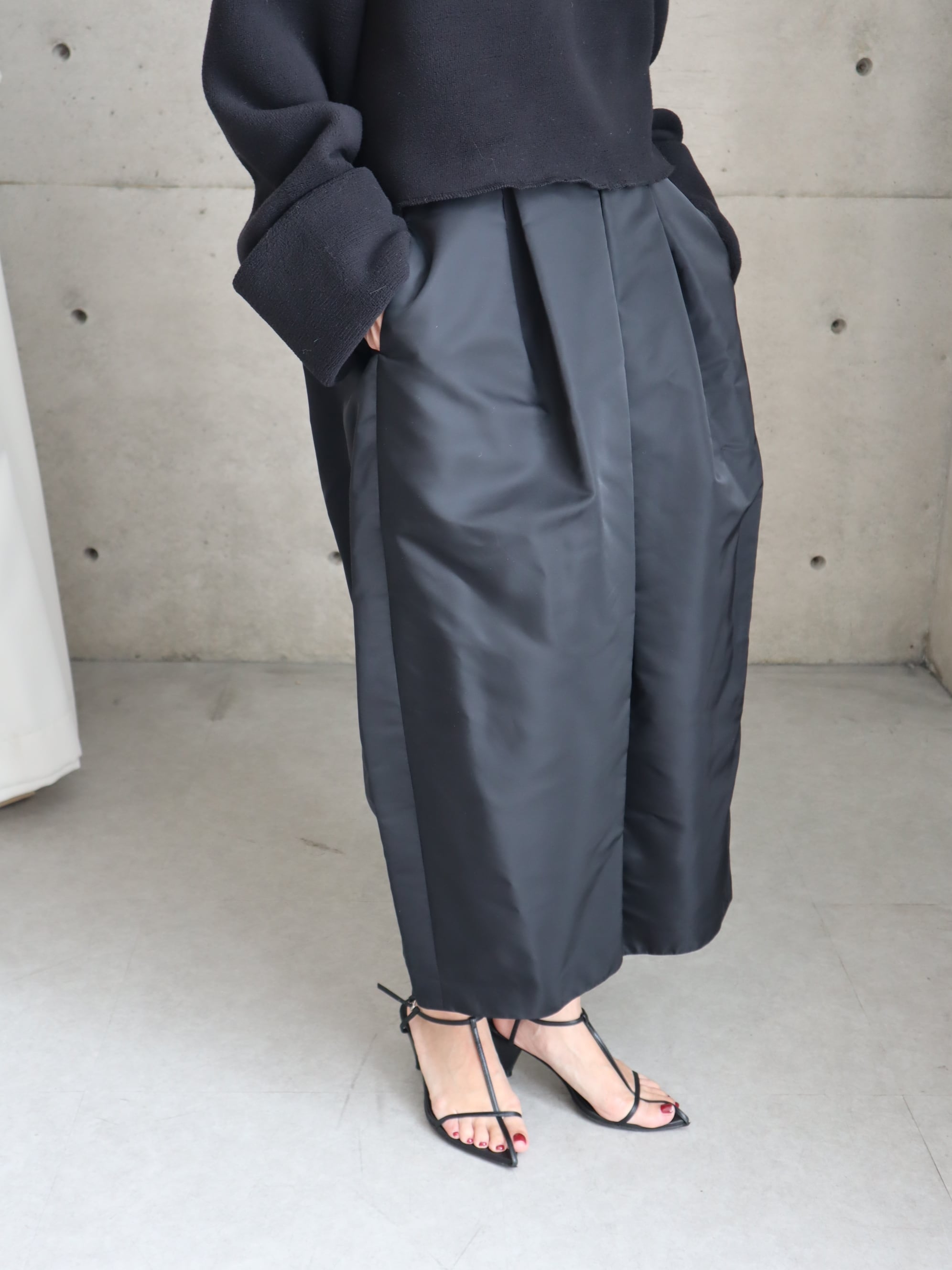 cocoon satin memory skirt (black) | e L L a 