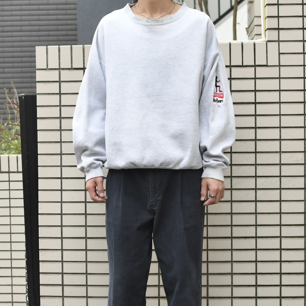 marlboro wide silhouette lizard embroidery sweat