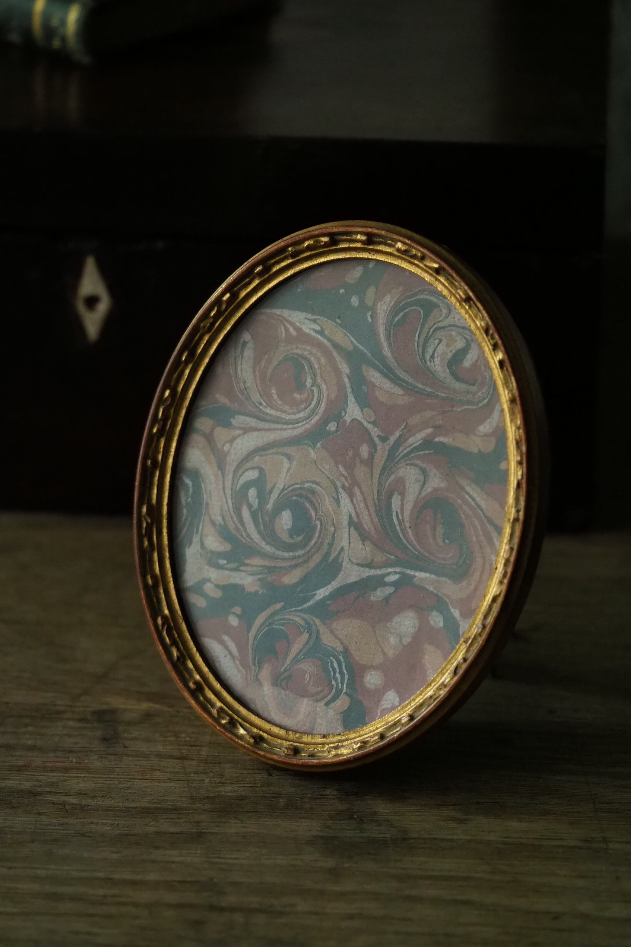 小さな楕円額縁-antique oval stand frame | アンティーク