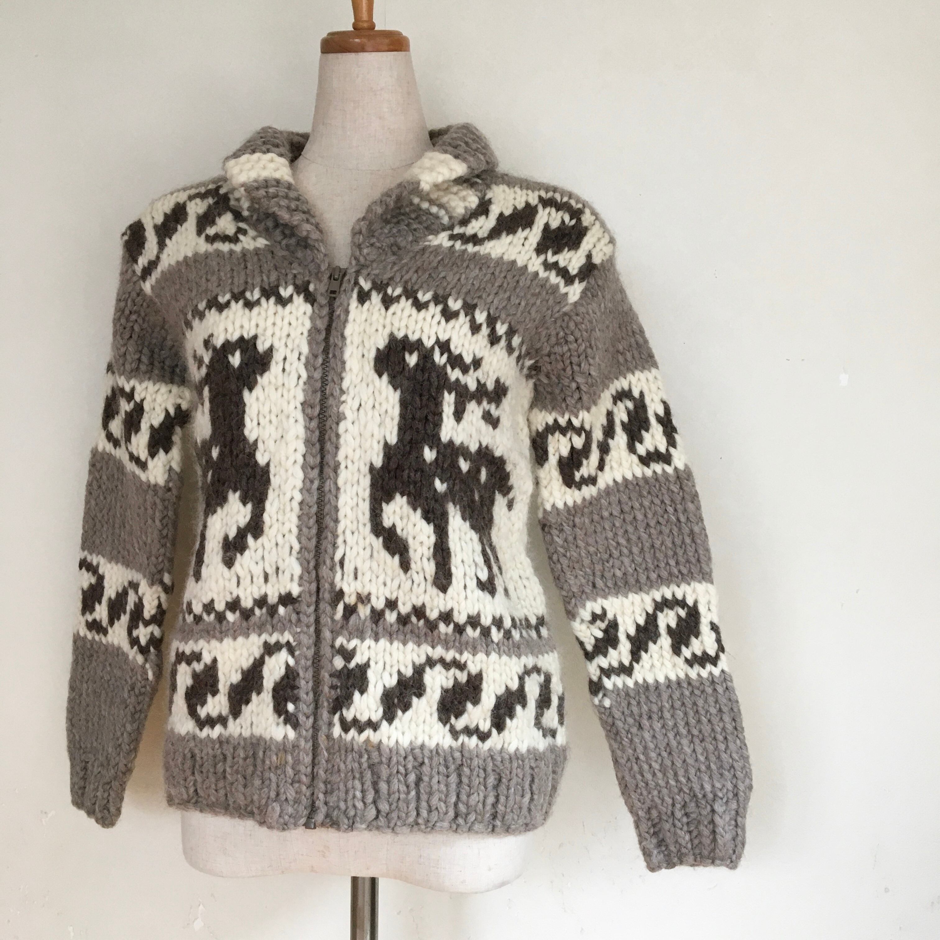 Cowichan sweater "reindeer"