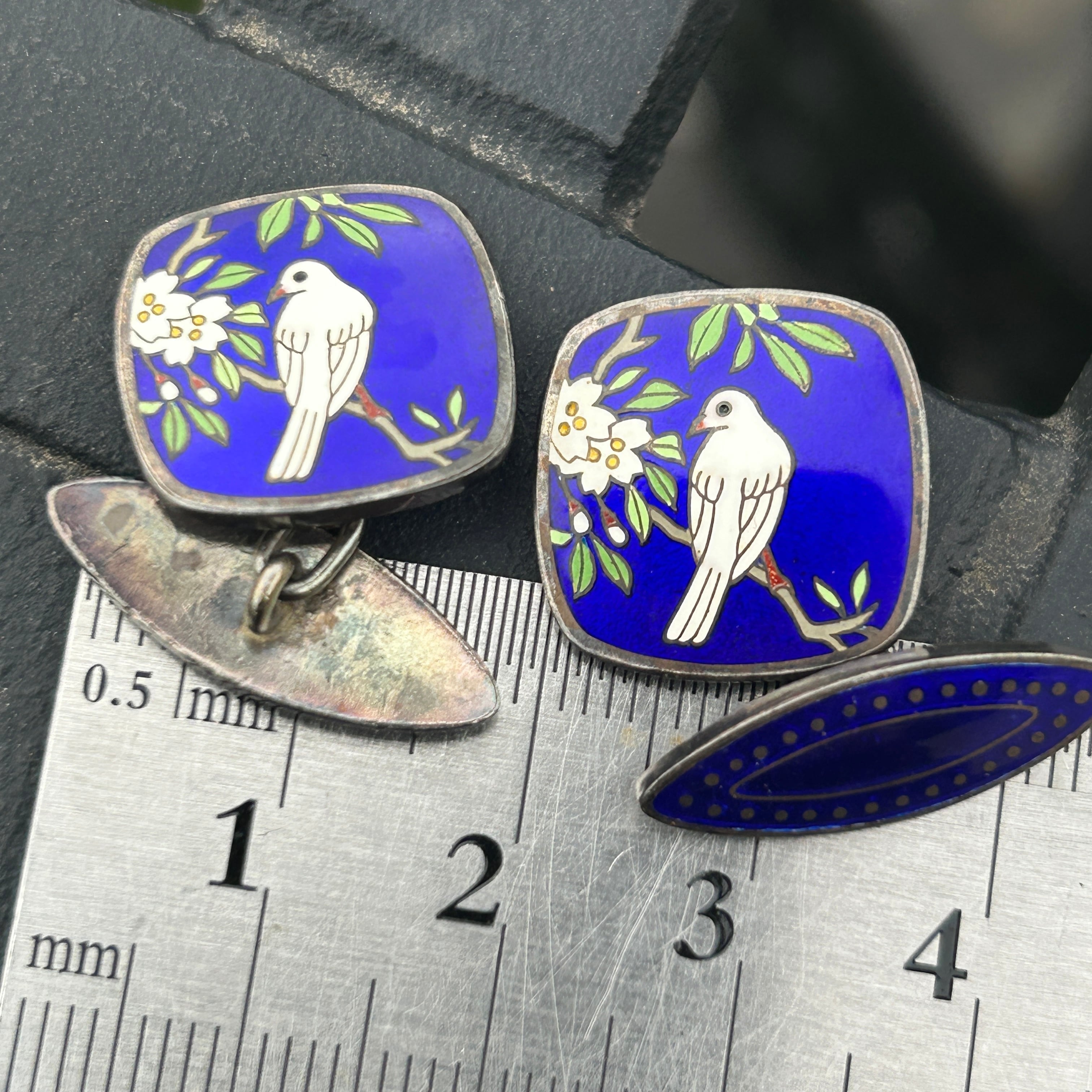 ヴィンテージ 輸出用七宝のカフスボタン　ロイヤルブルーに桜小鳥