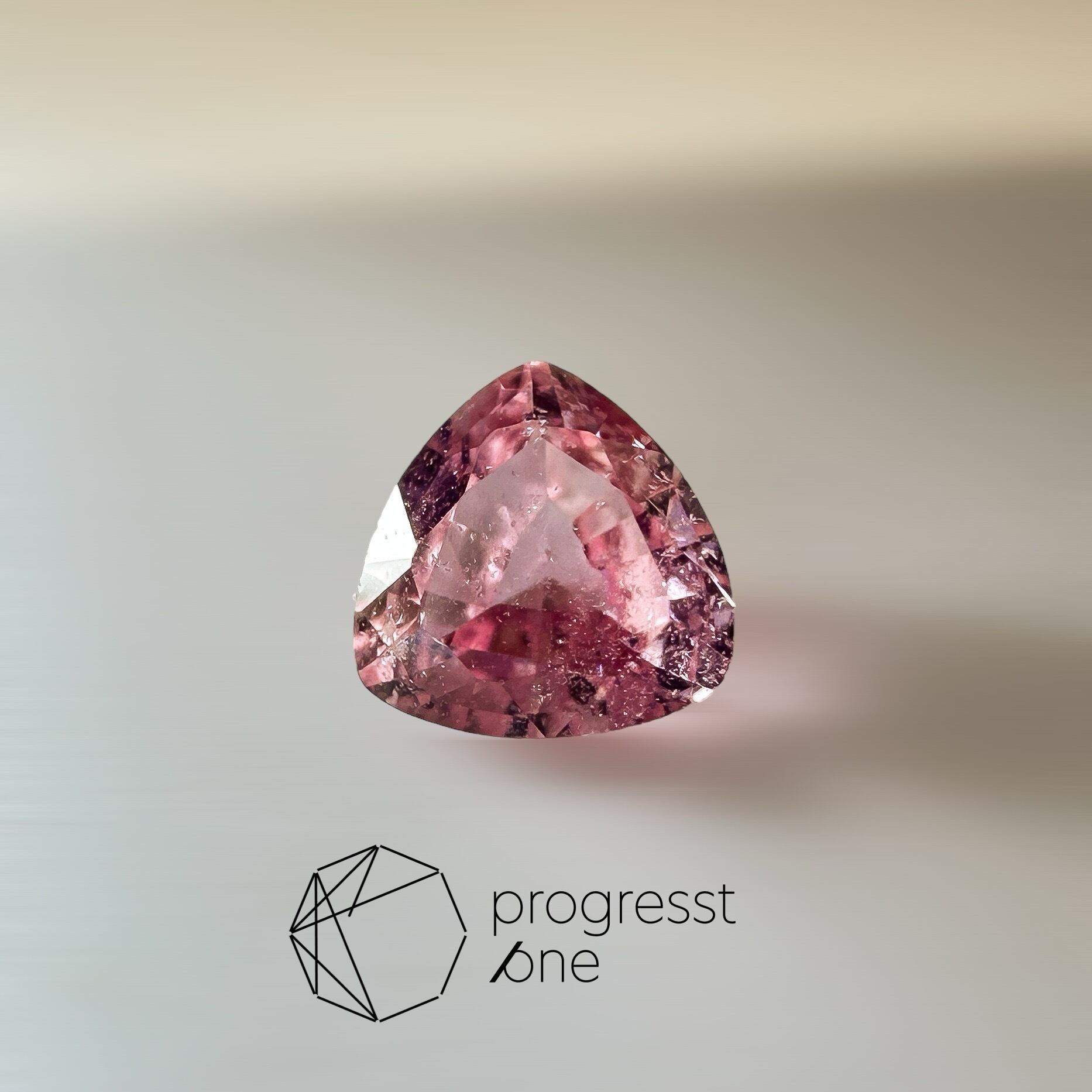 驚く程綺麗️パパラチアカラー合成ジルコン特大93.264ct 商品の状態