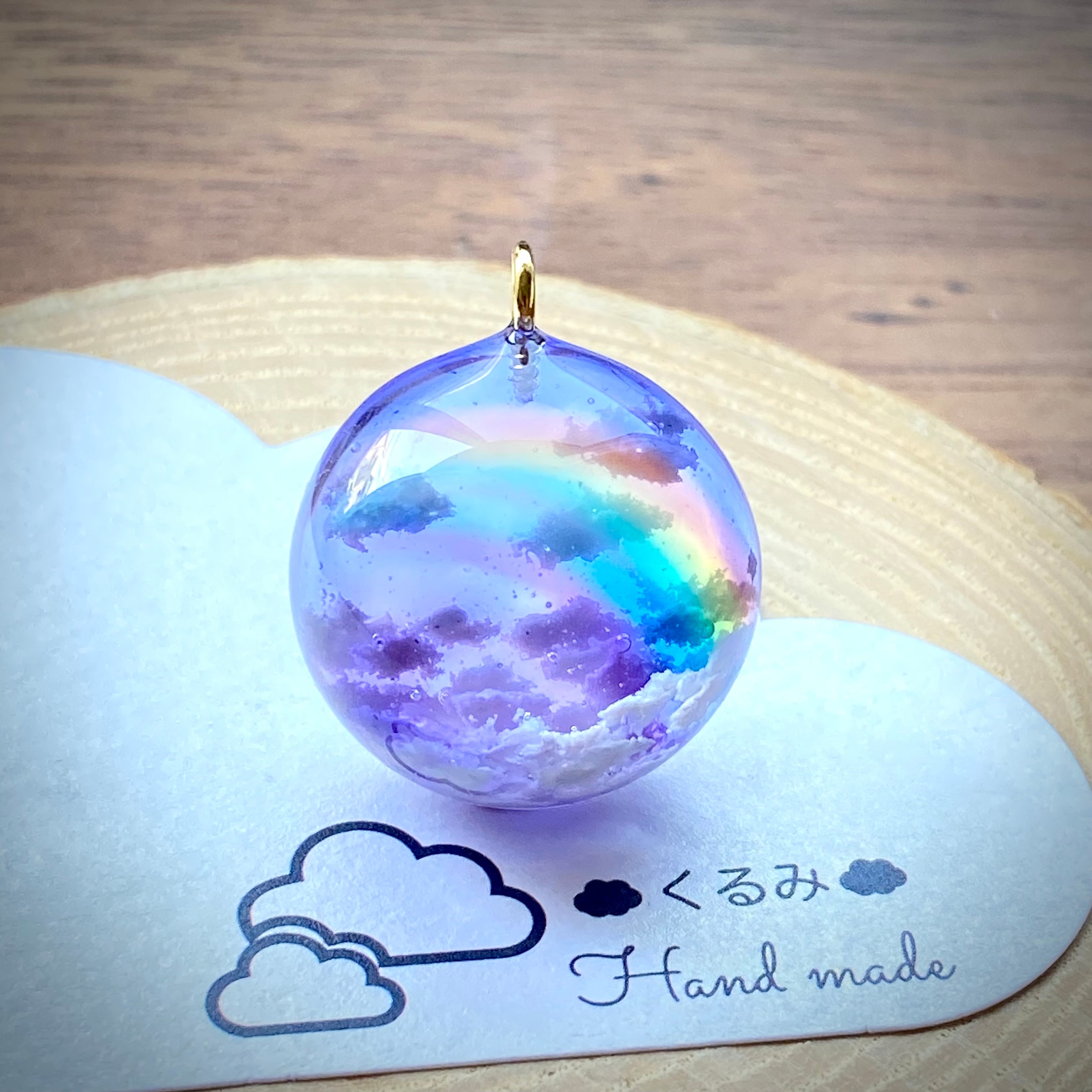 半球の雲レジン 夕暮れ空にかかる虹