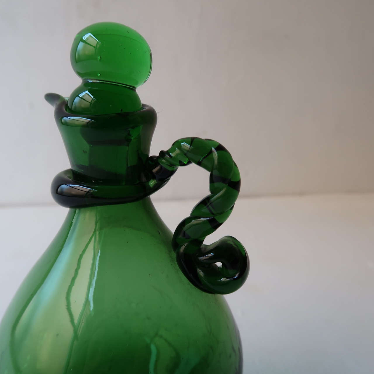 グリーンクラックの水差し