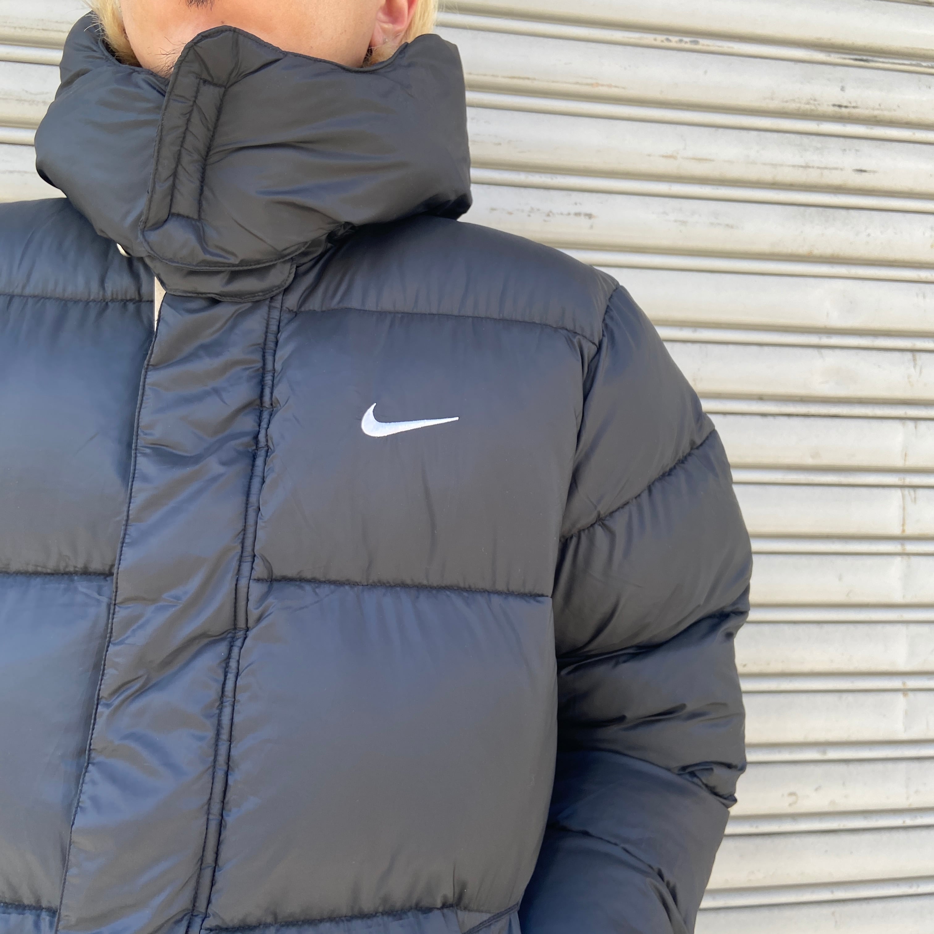 新品 NIKE 中綿ダウンジャケット パファージャケット 黒 M フード着脱