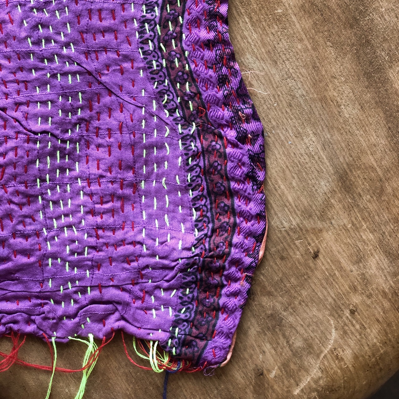 リサイクルサリーのカンタショール パッチワーク小04 インドの手仕事布 Mulaセレクト