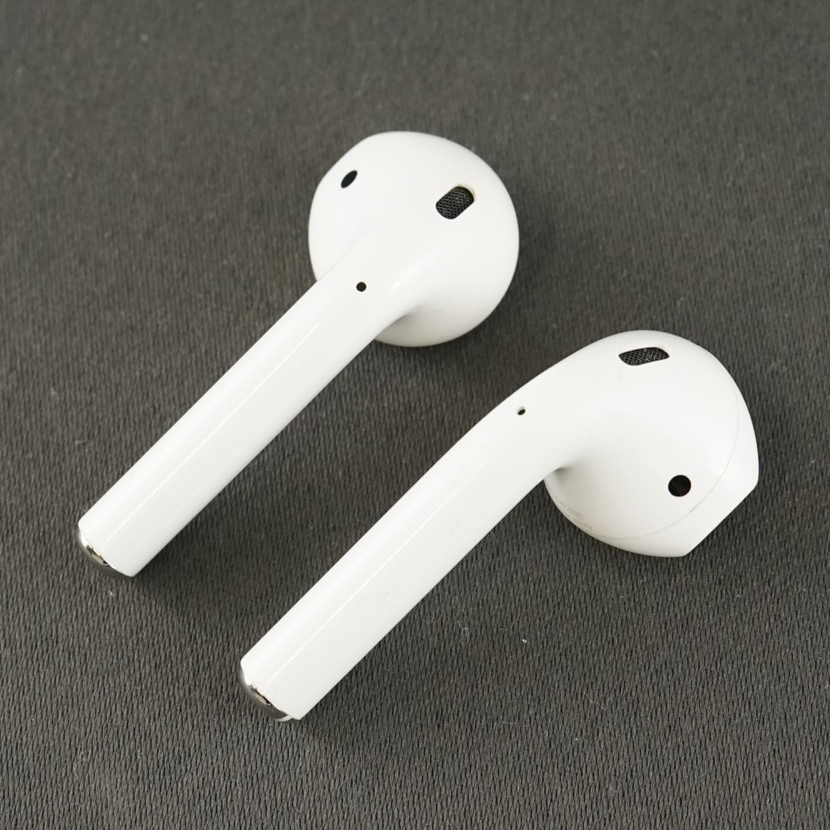Apple AirPods with Charging Case エアーポッズ ワイヤレスイヤホン