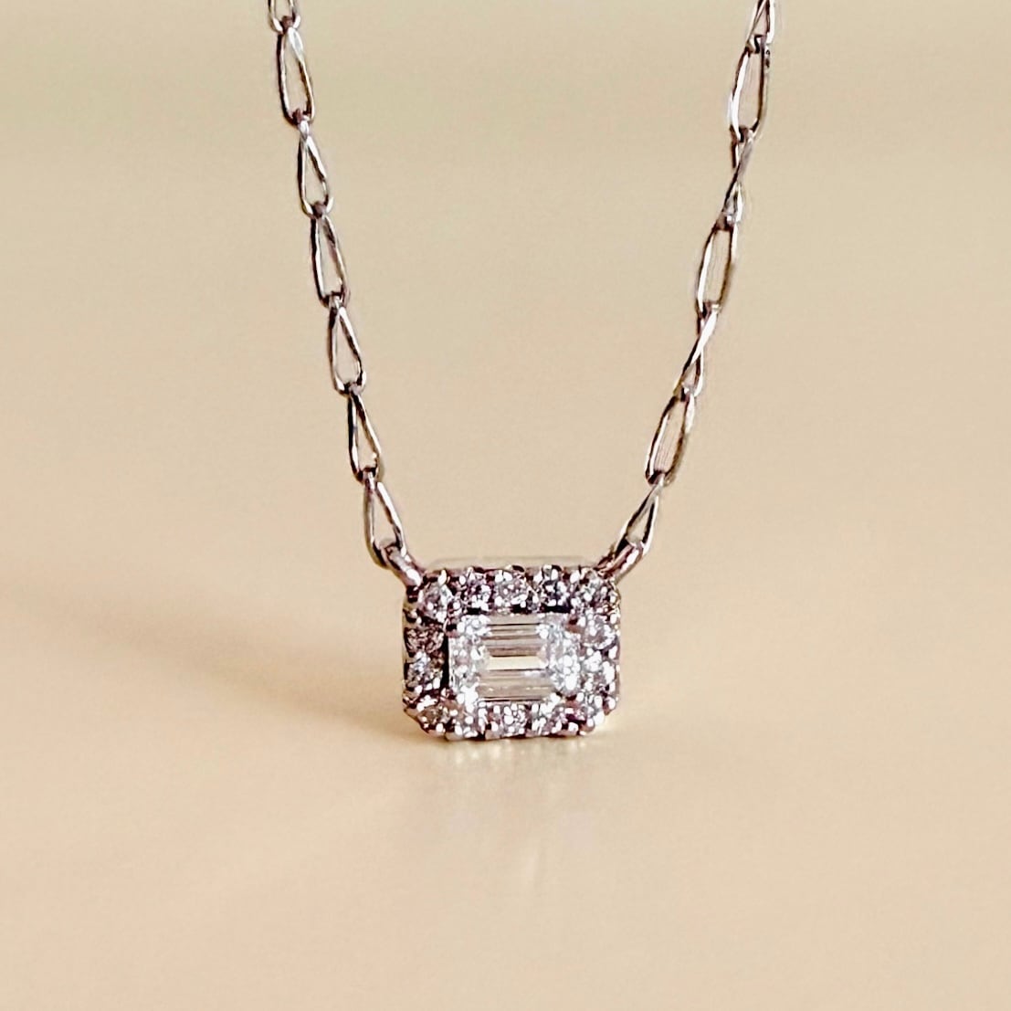 エメラルドカットダイヤモンド ペンダント 0.096ct プラチナ チェカ エメラルドカットダイヤモンド ペンダント 0.096ct プラチナ チェカ