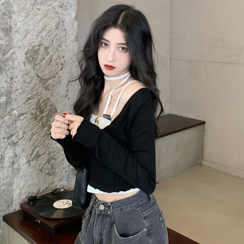 ブラックスクエアネック木製イヤーTシャツレディース秋の長袖ボトミングシャツ2020新しいインナーショートトップイントレンド ブラックストロベリース66680395973