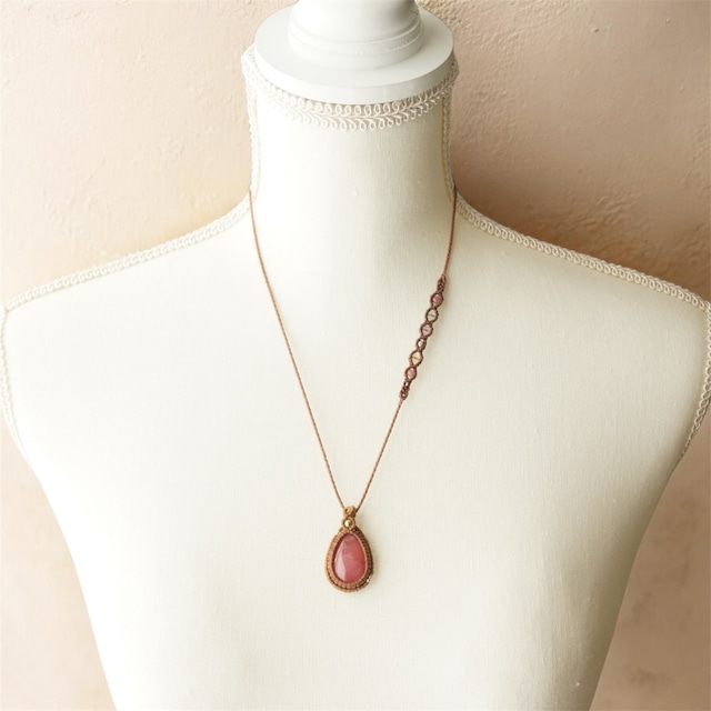 アルゼンチン産ロードクロサイト(インカローズ)のマクラメネックレス - early spring -【一点物】