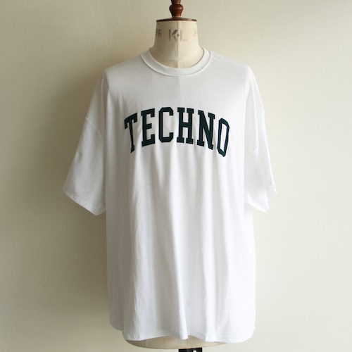 is-ness music【 mens 】TECHNO flocky t-shirt