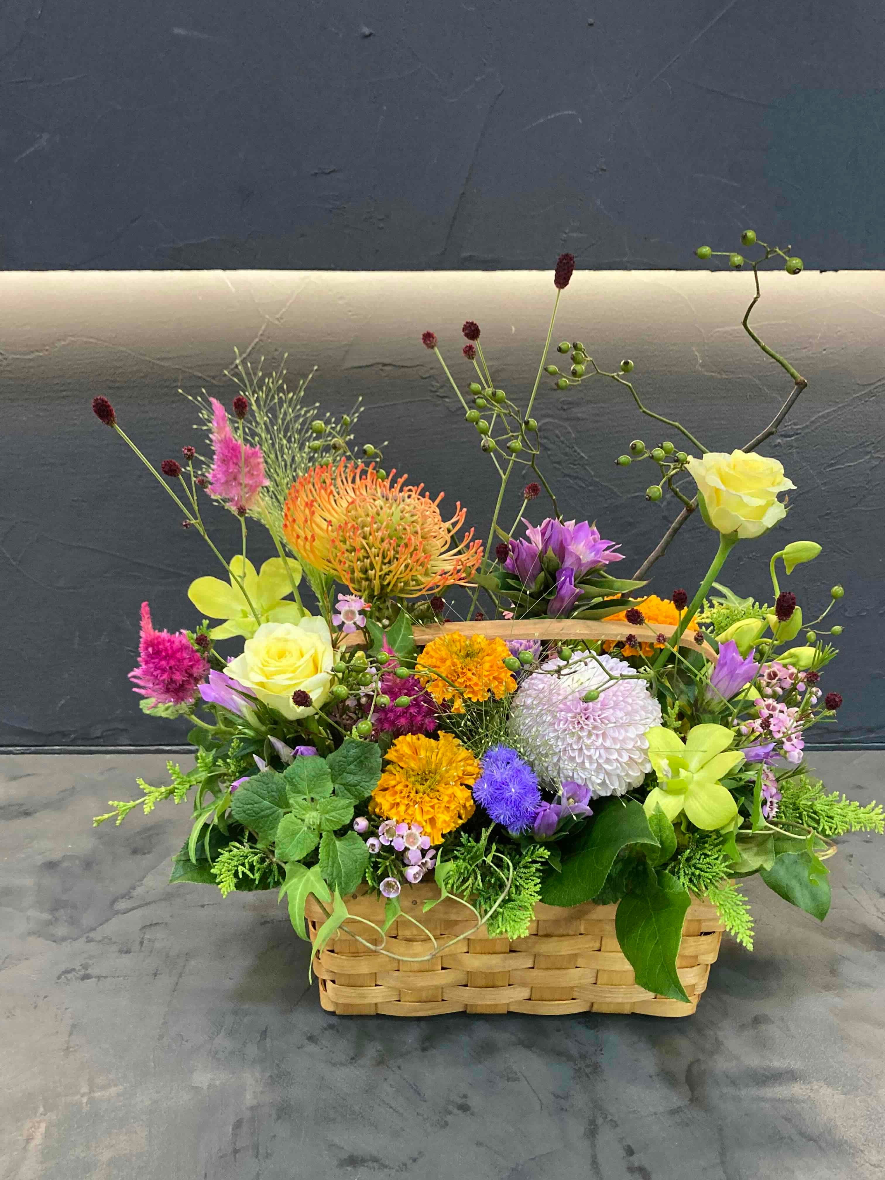 秋色のバスケットアレンジ