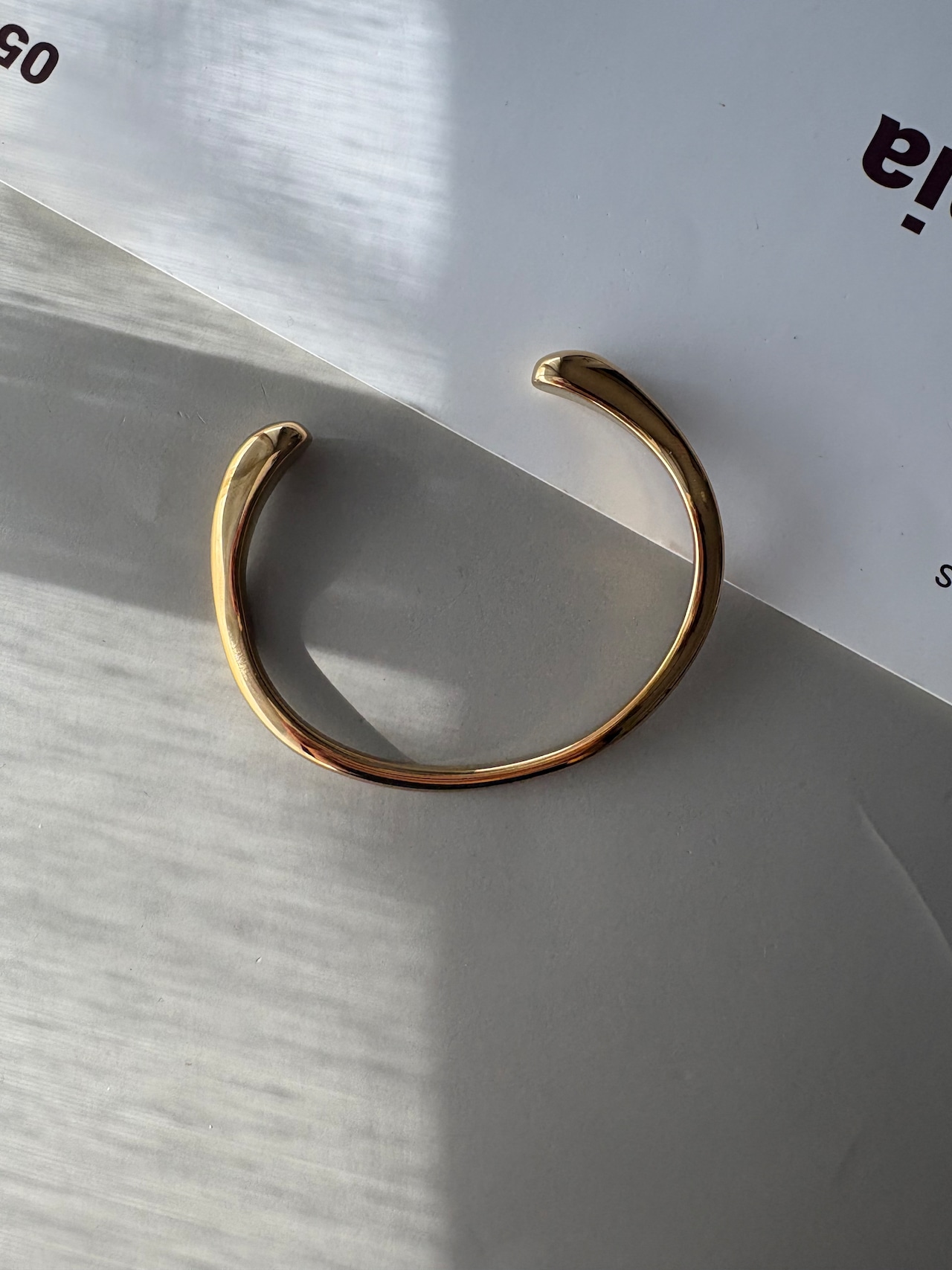 フロウカーブバングル