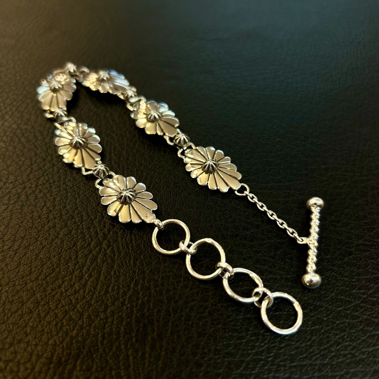 ヘンリーマリアーノ(HenryMariano) フラワーモチーフブレスレット - 2