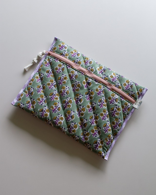 Block quilt Tablet Sleeve.　<Almost There>