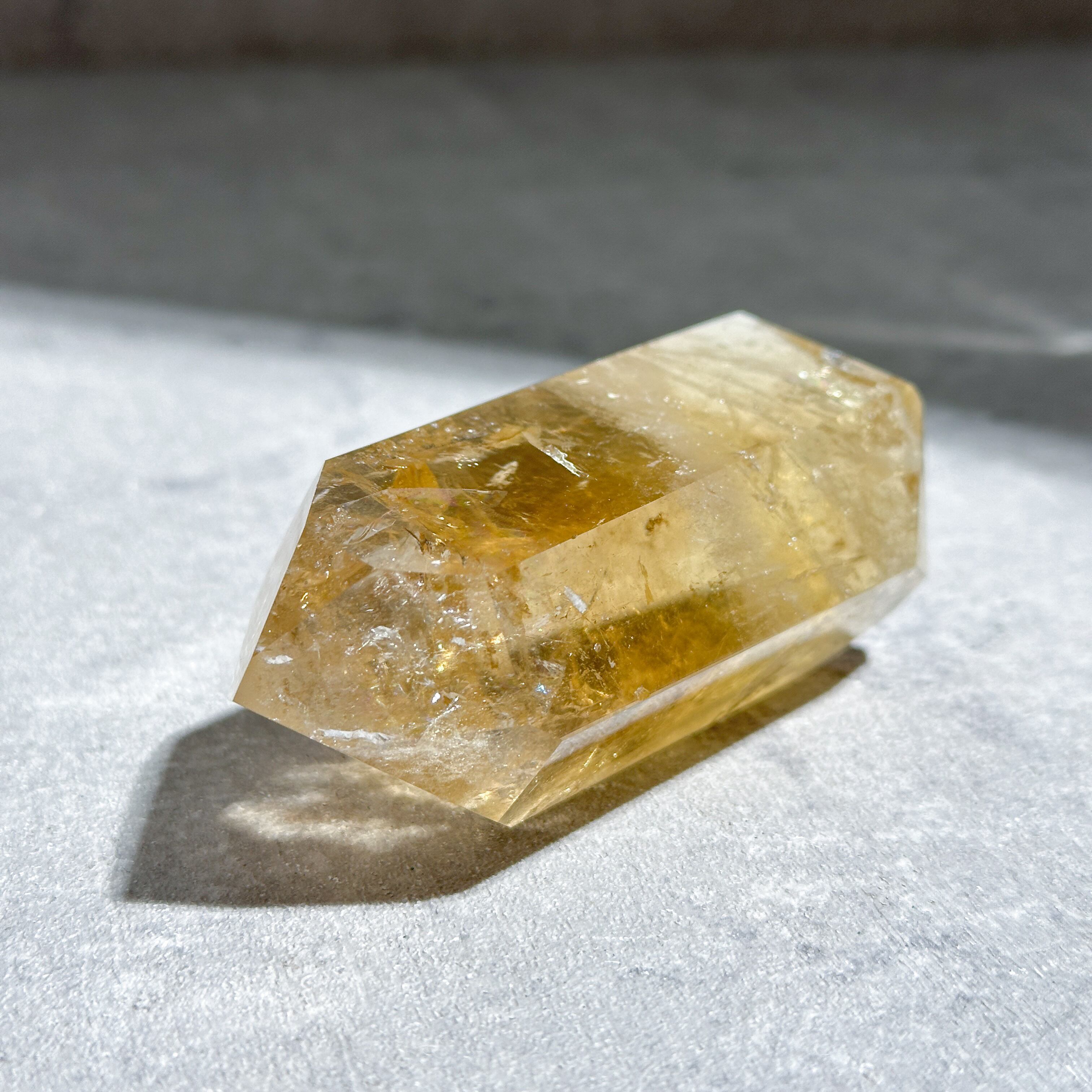 虹◎シトリン（黄水晶） フリーフォーム23◇ Citrine ◇ 天然石・鉱物