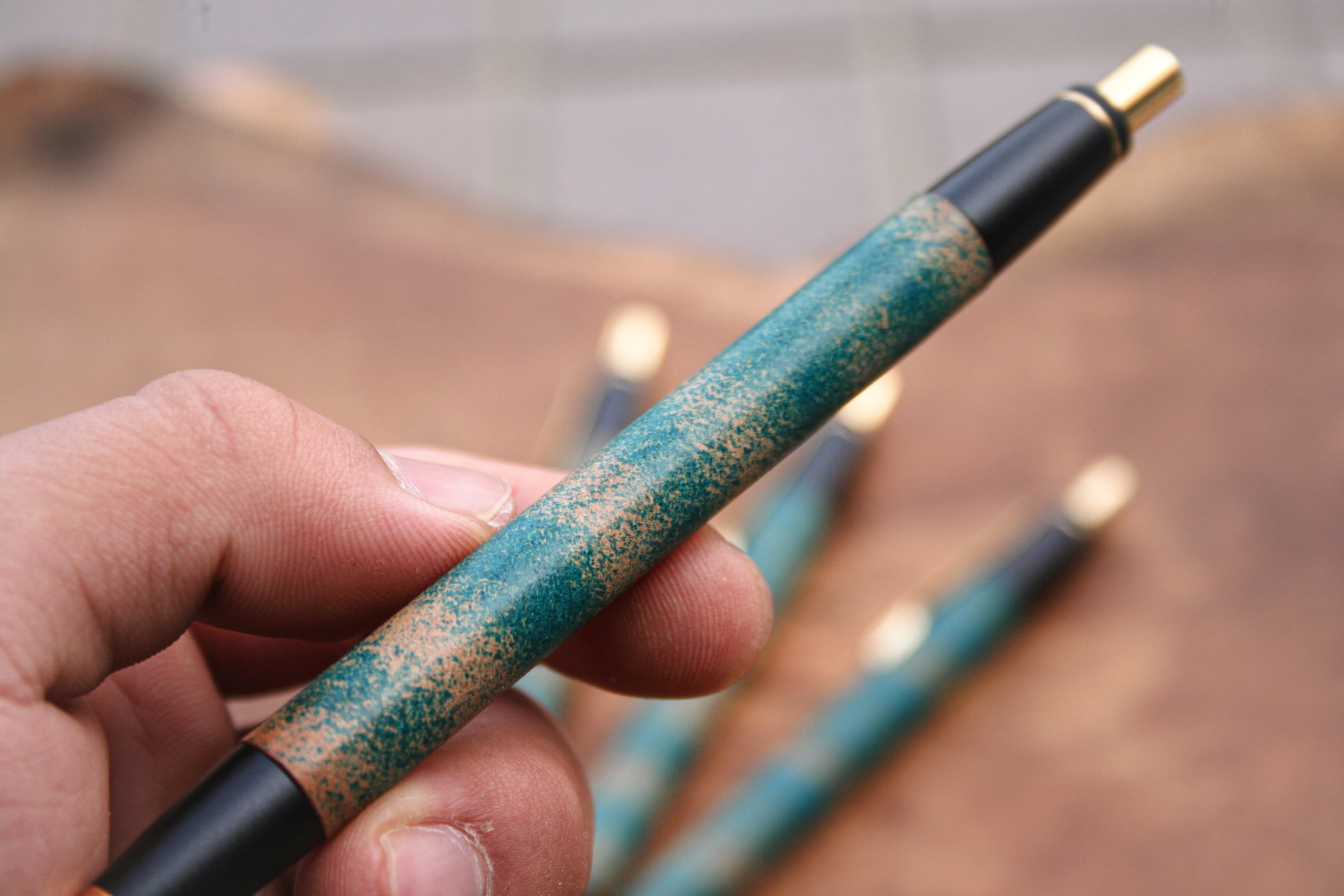 革軸ペン【 ROCADO シェルコードバン MARBLED (ターコイズ