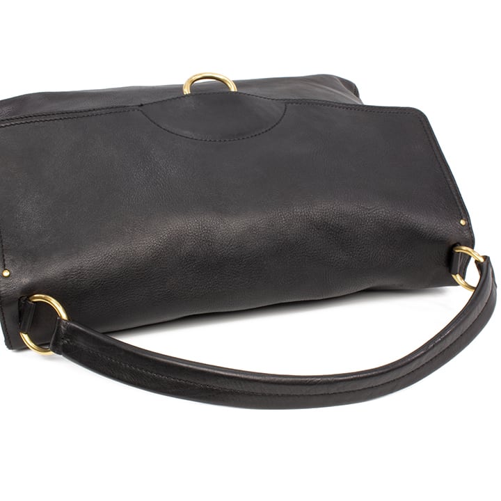 限界価格・送料無料・美品】Ferragamo・フェラガモ・ショルダーバッグ