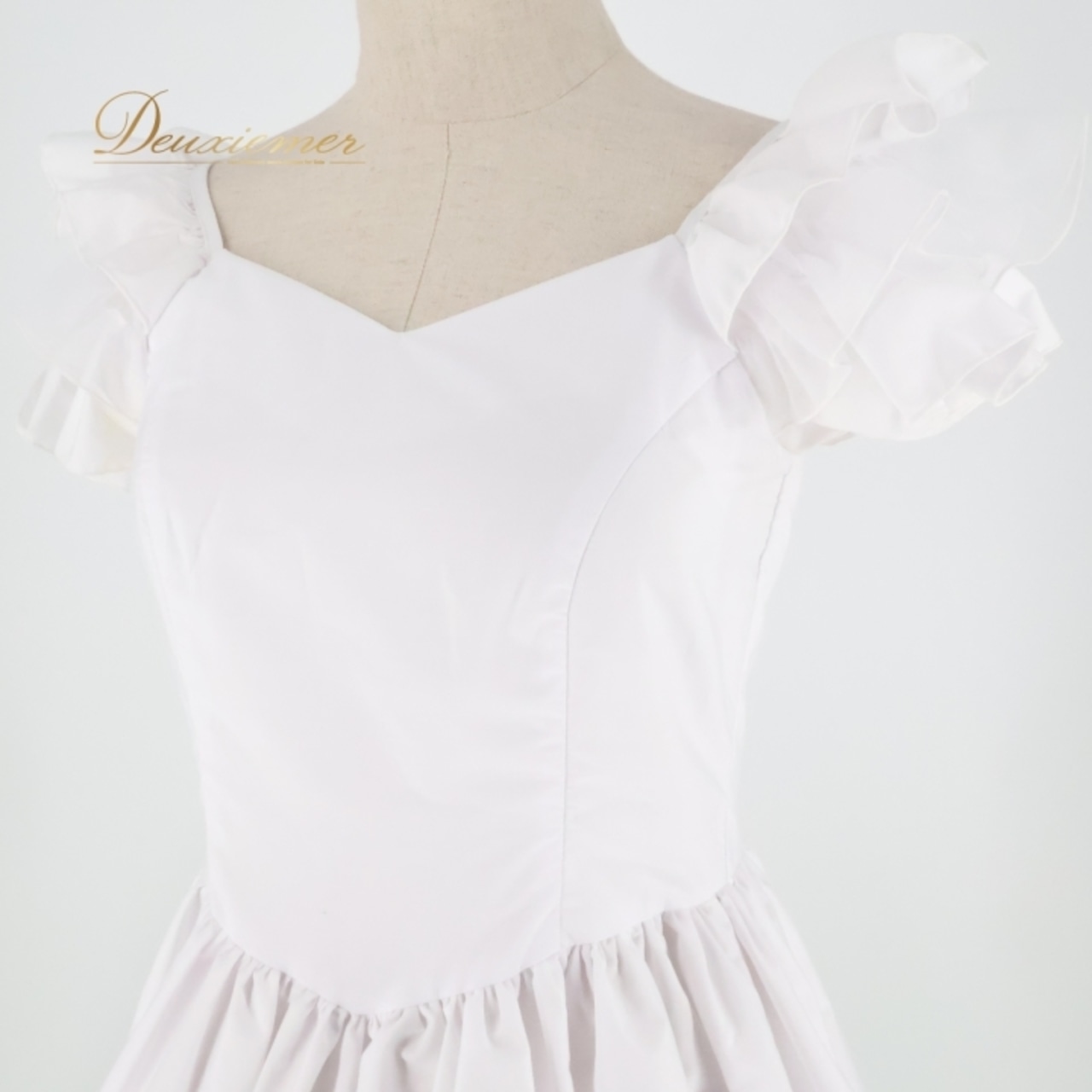 フラダンス 衣装 ワンピース ドレス エコルエヒク ホワイト系 EKOLU EHIKU 日本製 パフスリーブ フリル モンステラ柄 花柄 かわいい 華やか 鮮やか 明るい 白 緑 赤 ハワイアン アロハ ハワイアンプリント フラ ダンス レッスン 練習