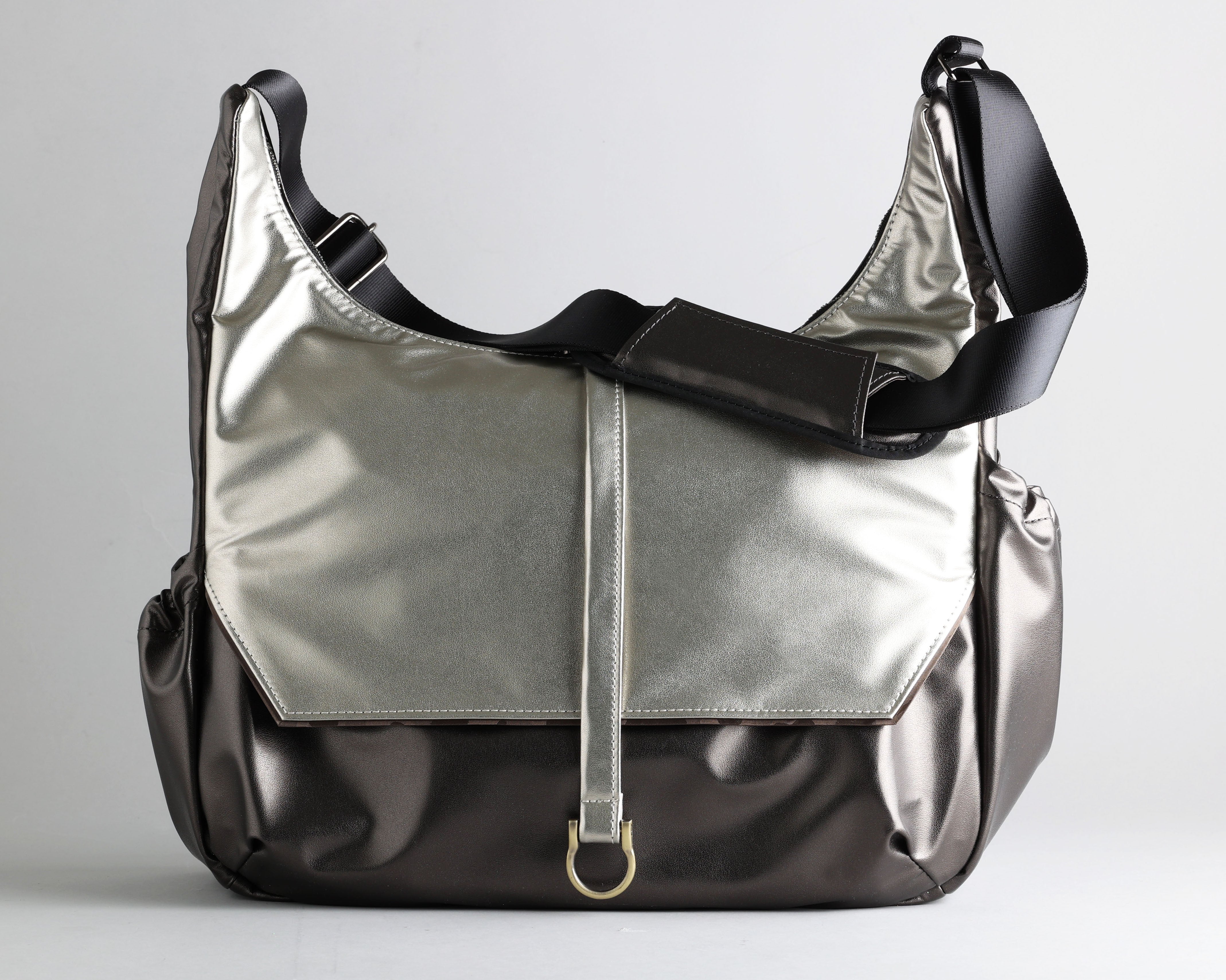 LAUT Camera Bag Shoulder M Bronze × Champagne Gold 日本製 カメラ 