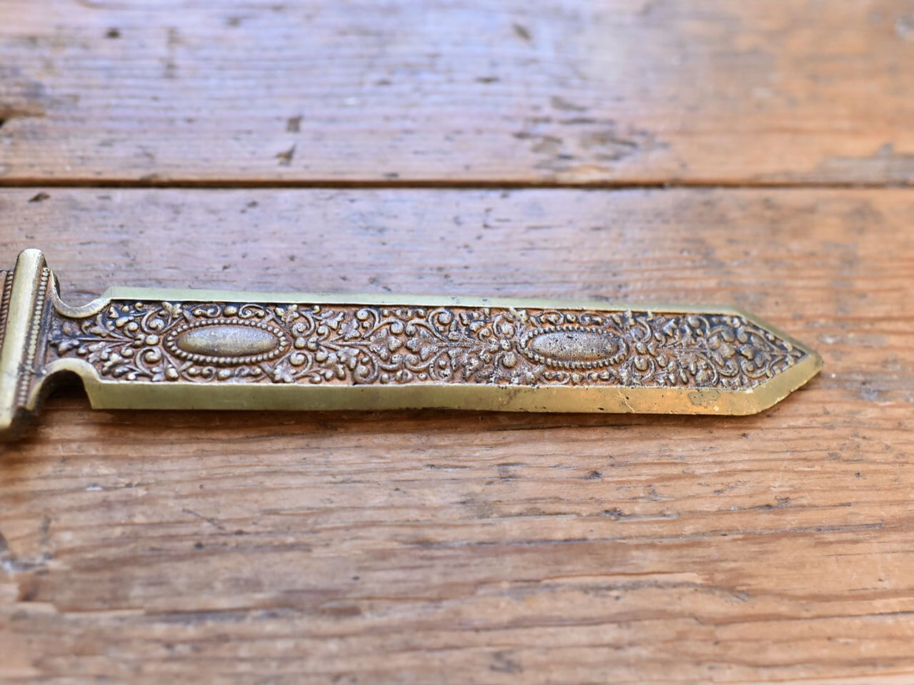 装飾が素敵なペーパーナイフ 真鍮製 フレンチアンティーク | Petite Clé
