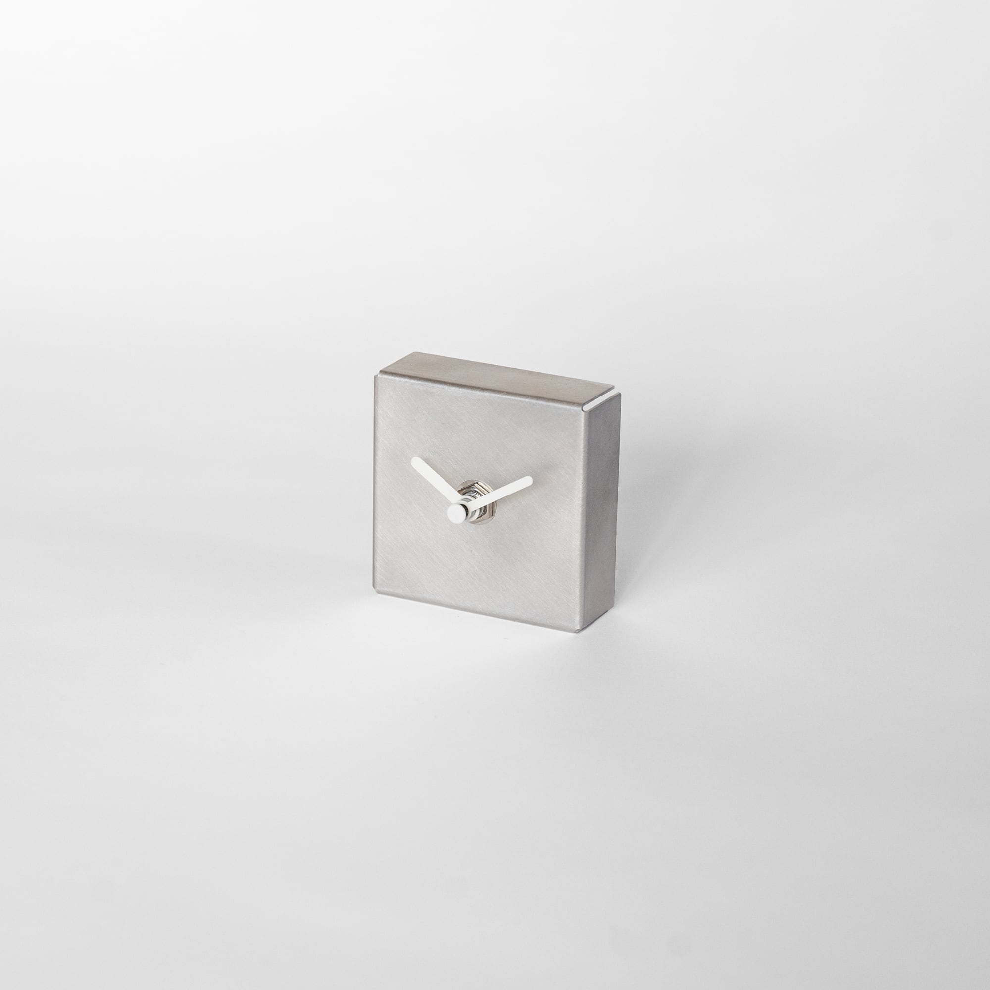 置き時計 ＜スクエア＞ / アルミニウム minimal table clock <SQUARE