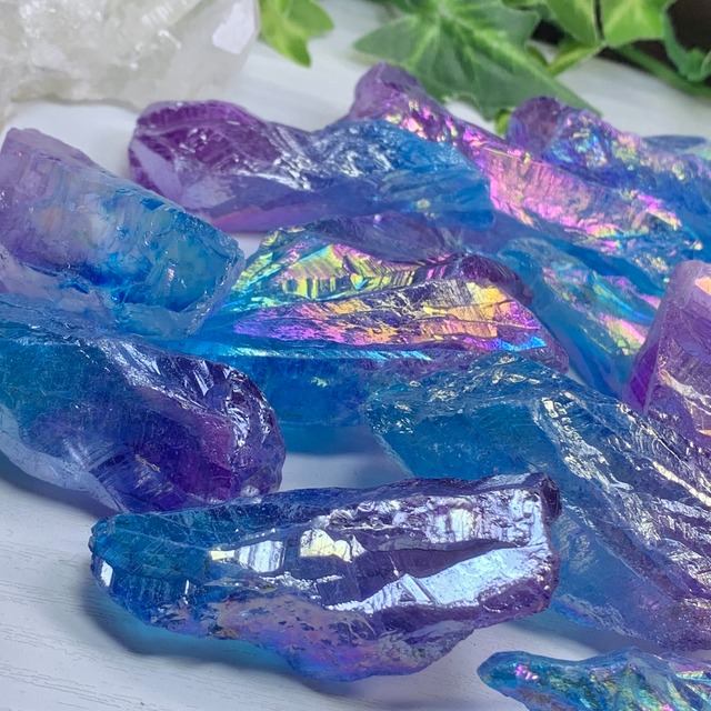 15.たっぷり500g☆幻想的カラー☆ラフカット☆オーラクォーツ