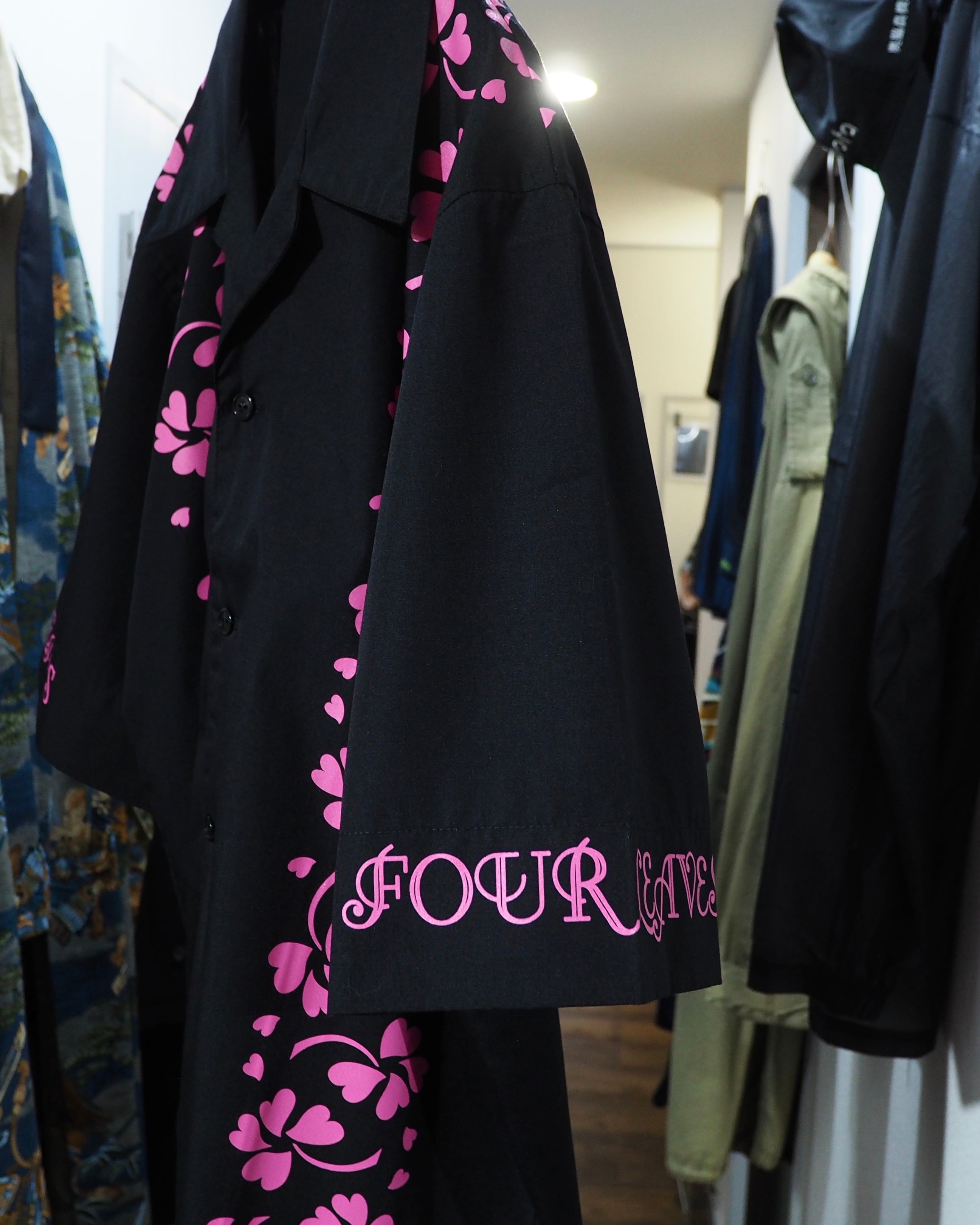 1990s ” 桃四葉 ” Beautiful Four Leaves pattern vintage Open Collar Shirt