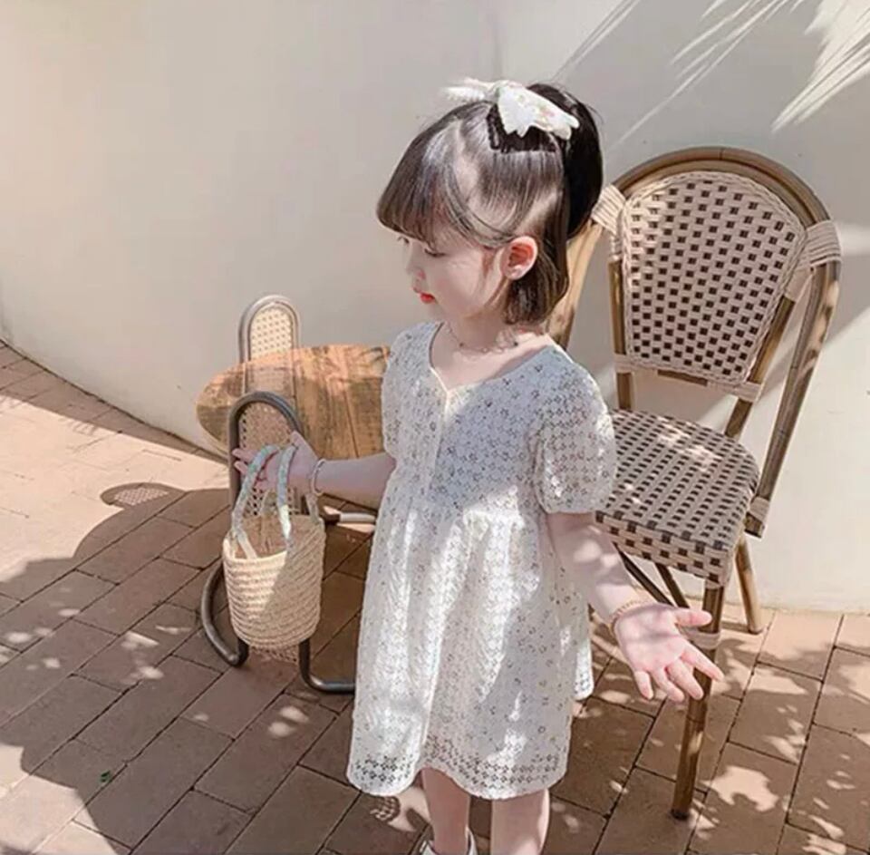 レース透かし花柄ワンピース….プチプラ 海外子供服 ナチュラル 女の子 半袖