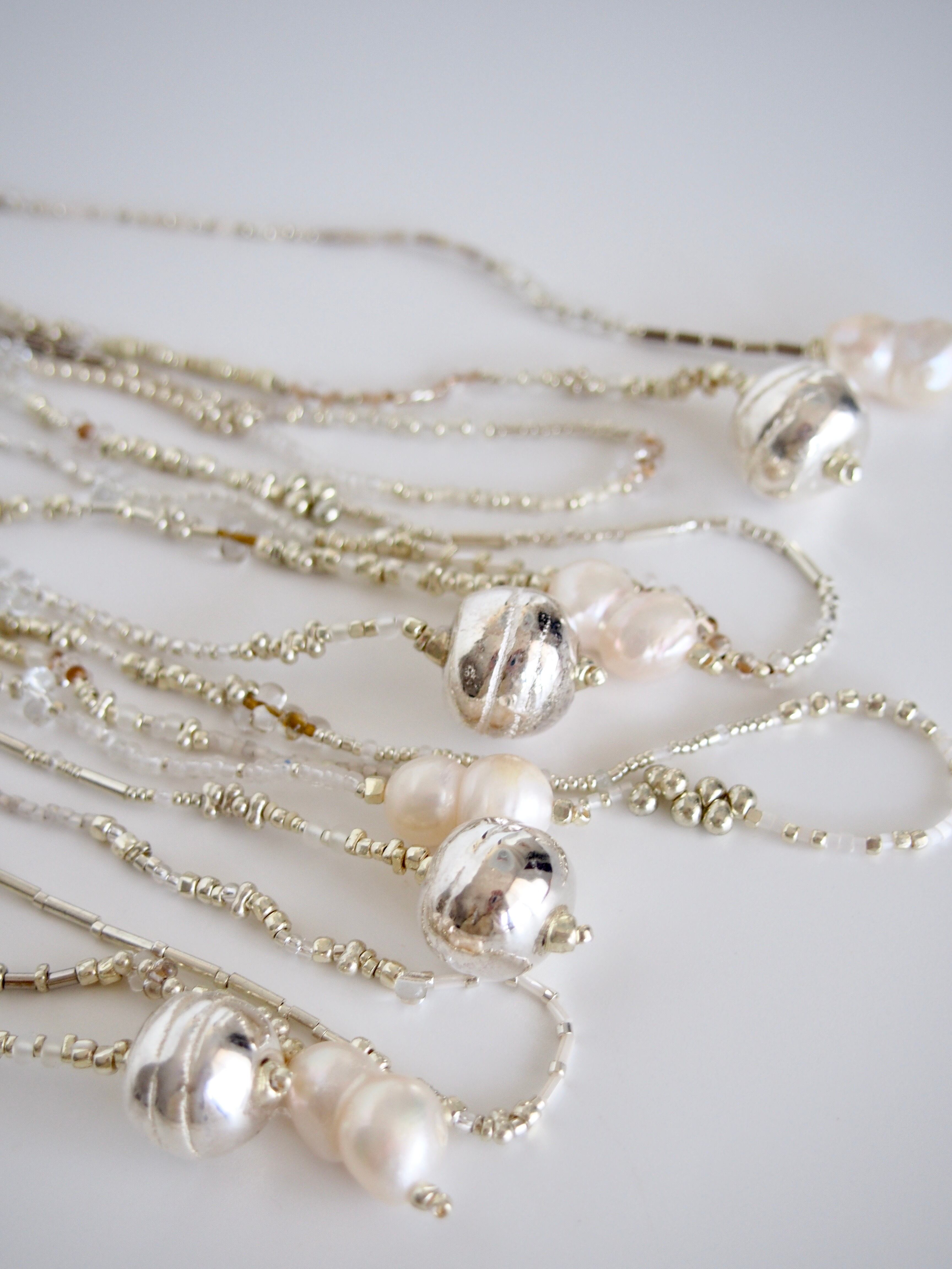 "Viora" Lariat necklace - Pearl × Ceramic -