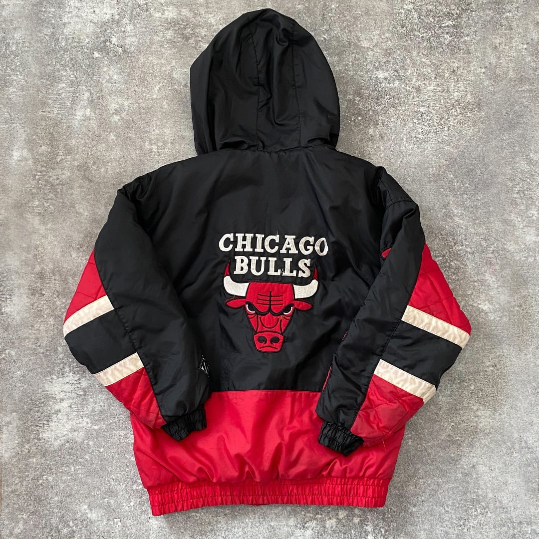 シカゴ・ブルズ 中綿ナイロンジャケット キッズ TEAM ATHLETICS  