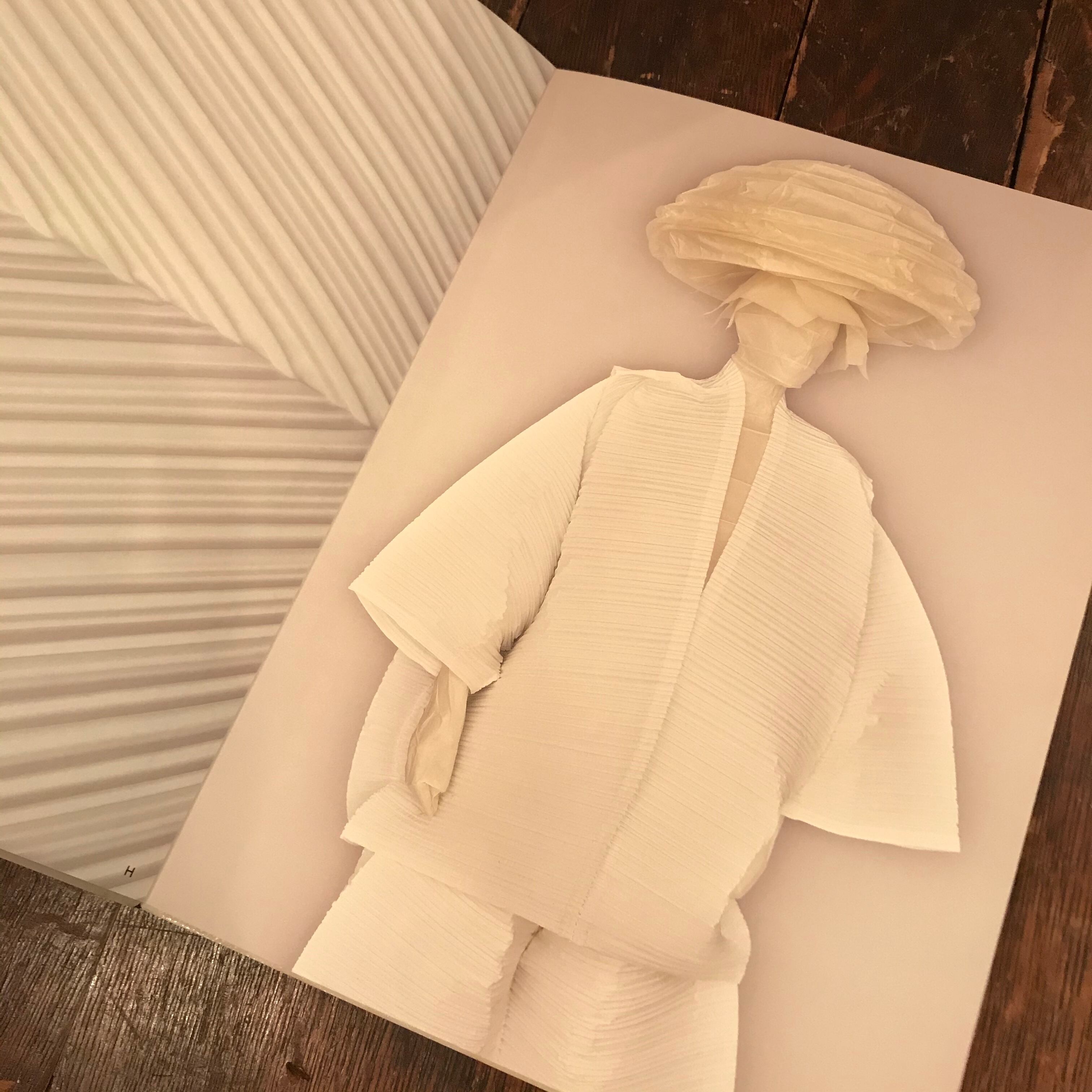 ISSEY MIYAKE ISAMU NOGUCHI ARIZONA | 百年