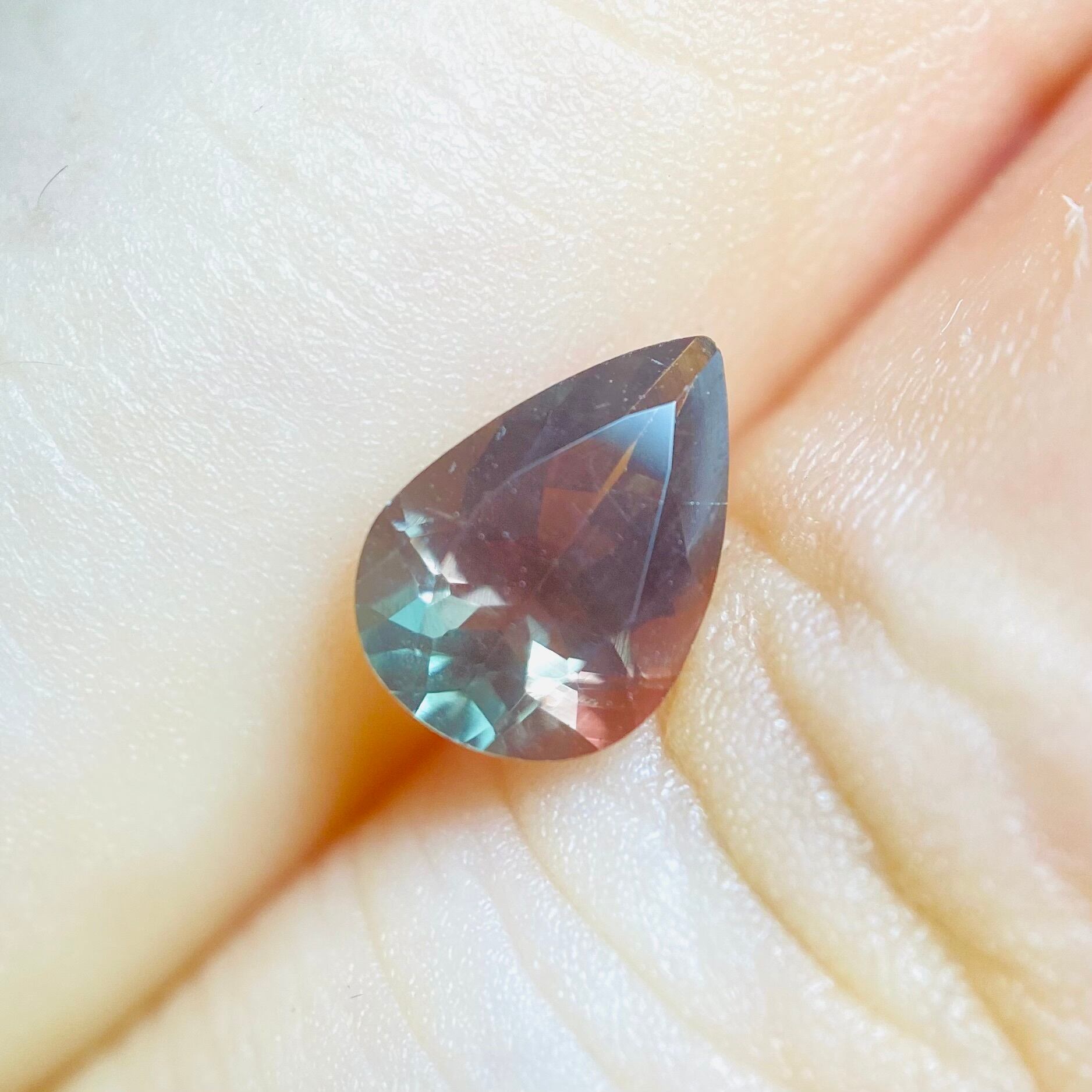 カメレオンなオレゴンサンストーン