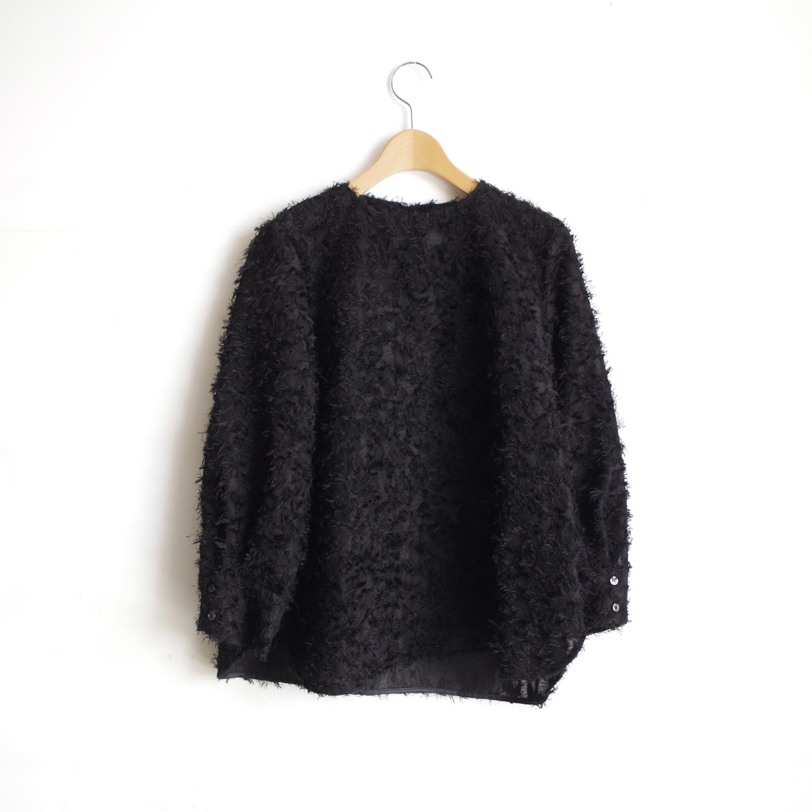 SINME シャギーブラウス ブラック | 1F Store