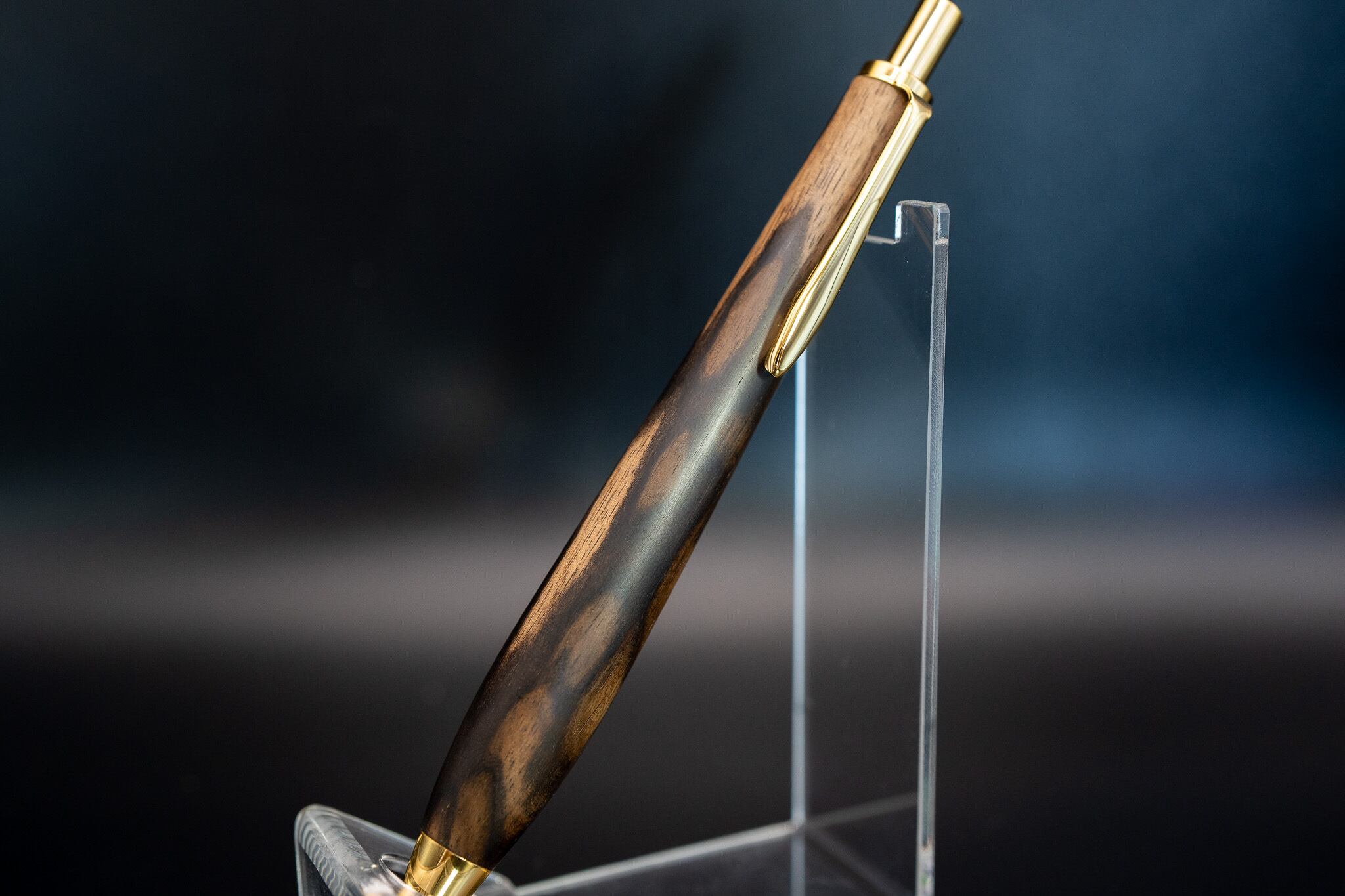 魅惑の黒い紋様】 黒柿孔雀杢 極上 gold MP | 木軸ペン工房 金杢犀