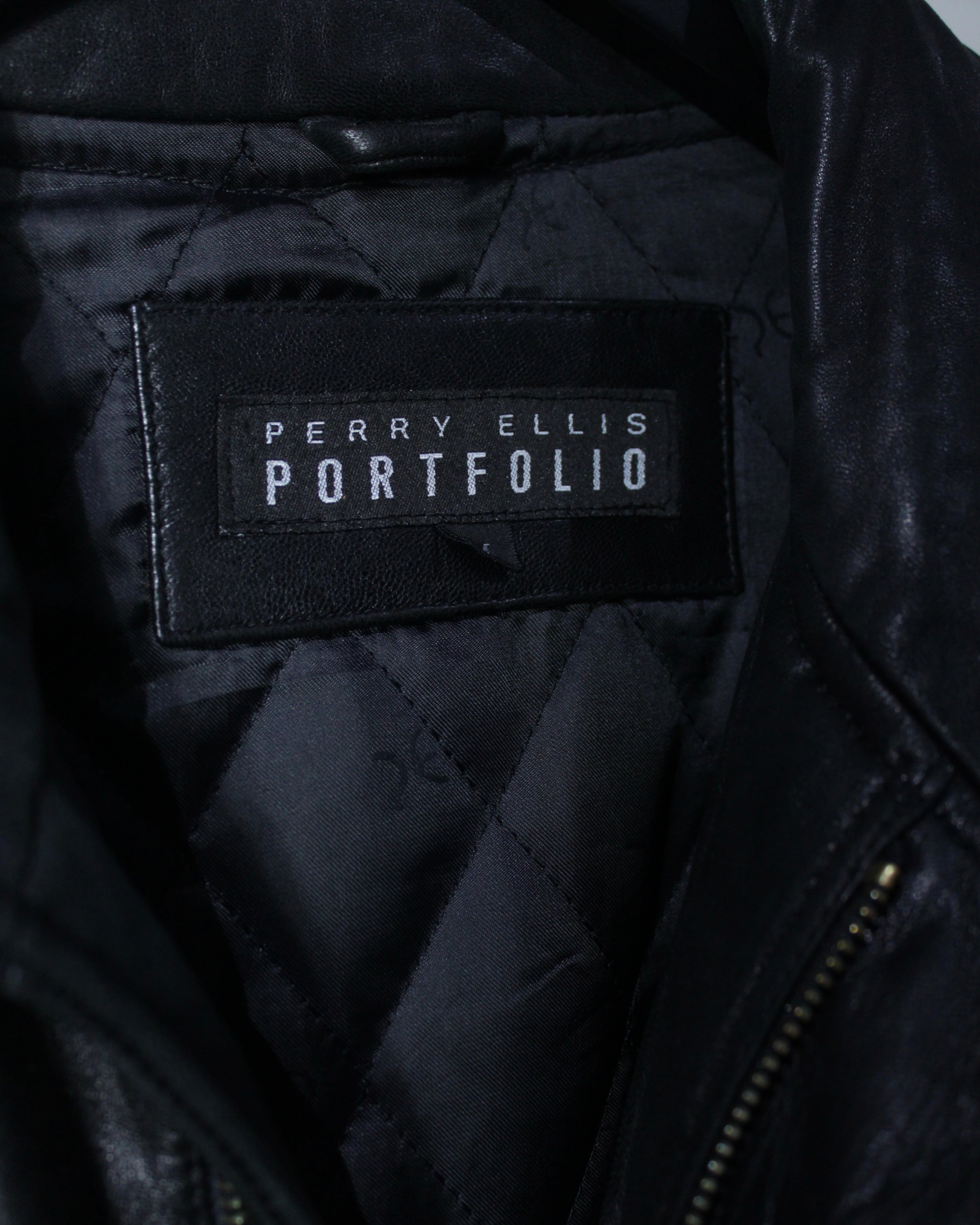 Caka BLACK】“PERRY ELLIS PORTFOLIO” Minimal Design Stand Collar