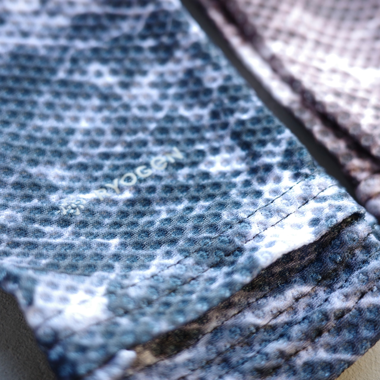 UTILITY ARM SLEEVE / MARBLE