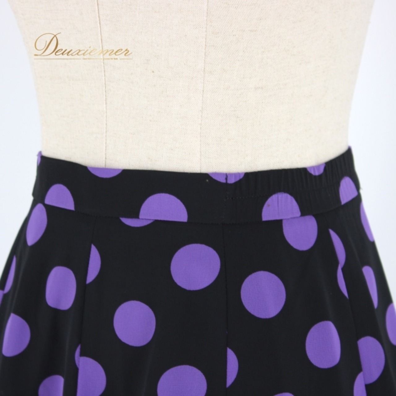 社交ダンス 衣装 スタンダード スカート レッスンウェア 紫 黒 ブラック系 パープル系 DANCE FASHION WORLD ドット 水玉 かわいい かわいいスカート フレアスカート ダンス衣装 ポリエステル素材 レトロスタイル おしゃれ レディース Mサイズ ダンスファッション 練習着 お揃いコーデ パーティー用 水玉柄 ダンスレッスン発表会 人気モデル 伸縮性あり しっかりとした生地