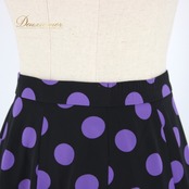 社交ダンス 衣装 スタンダード スカート レッスンウェア 紫 黒 ブラック系 パープル系 DANCE FASHION WORLD ドット 水玉 かわいい かわいいスカート フレアスカート ダンス衣装 ポリエステル素材 レトロスタイル おしゃれ レディース Mサイズ ダンスファッション 練習着 お揃いコーデ パーティー用 水玉柄 ダンスレッスン発表会 人気モデル 伸縮性あり しっかりとした生地