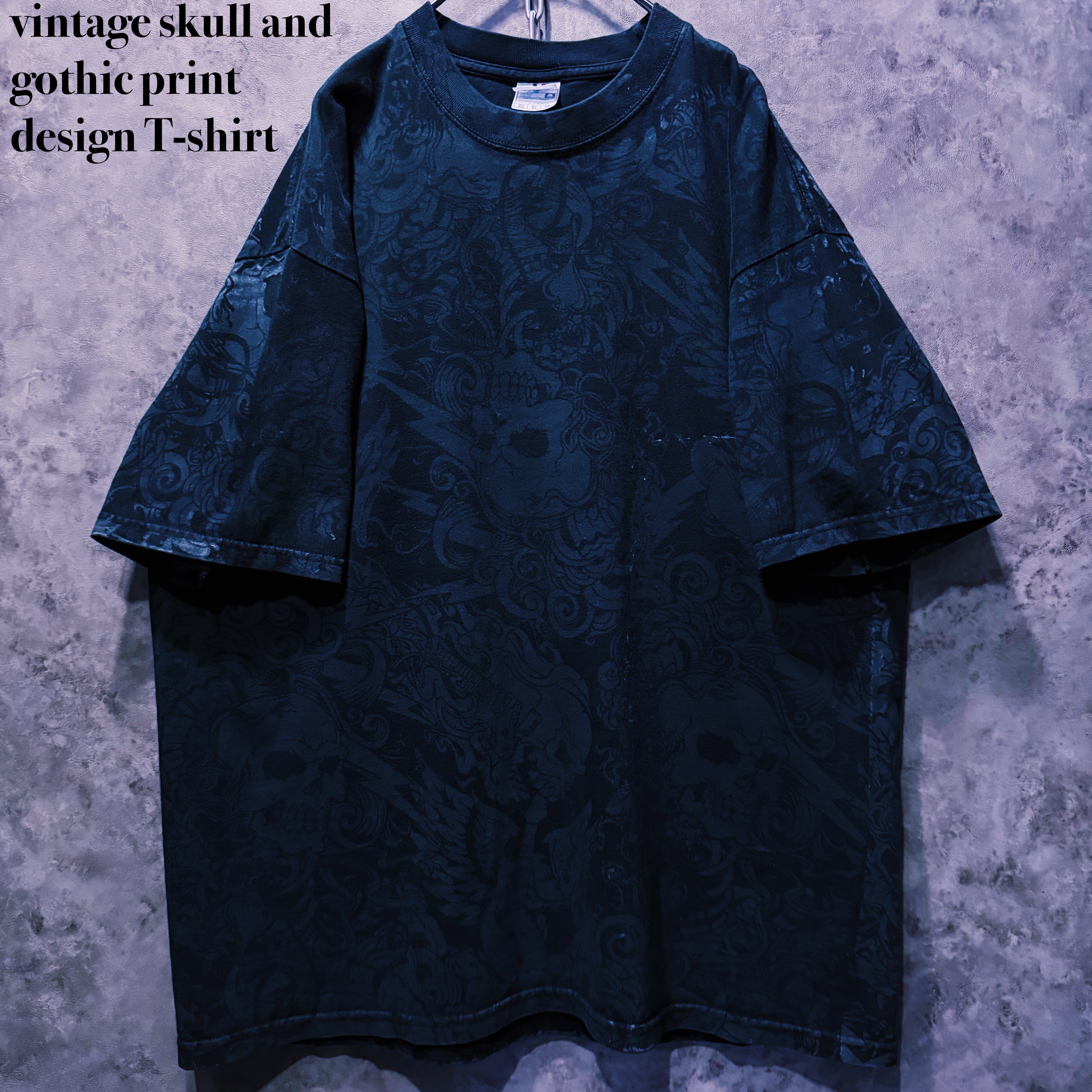 【doppio】vintage skull and gothic print design T-shirt