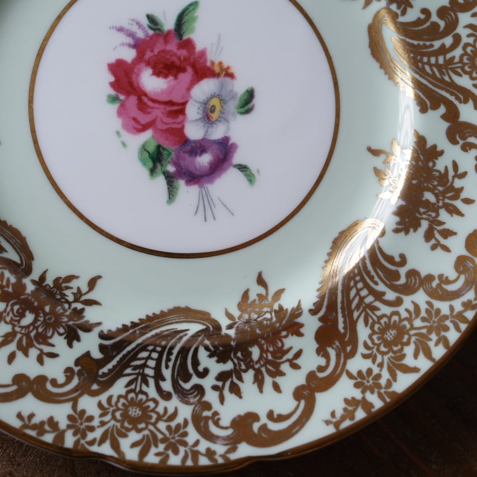 英国Paragonパラゴン 金彩ロココ 花絵 トリオ カップ＆ソーサー