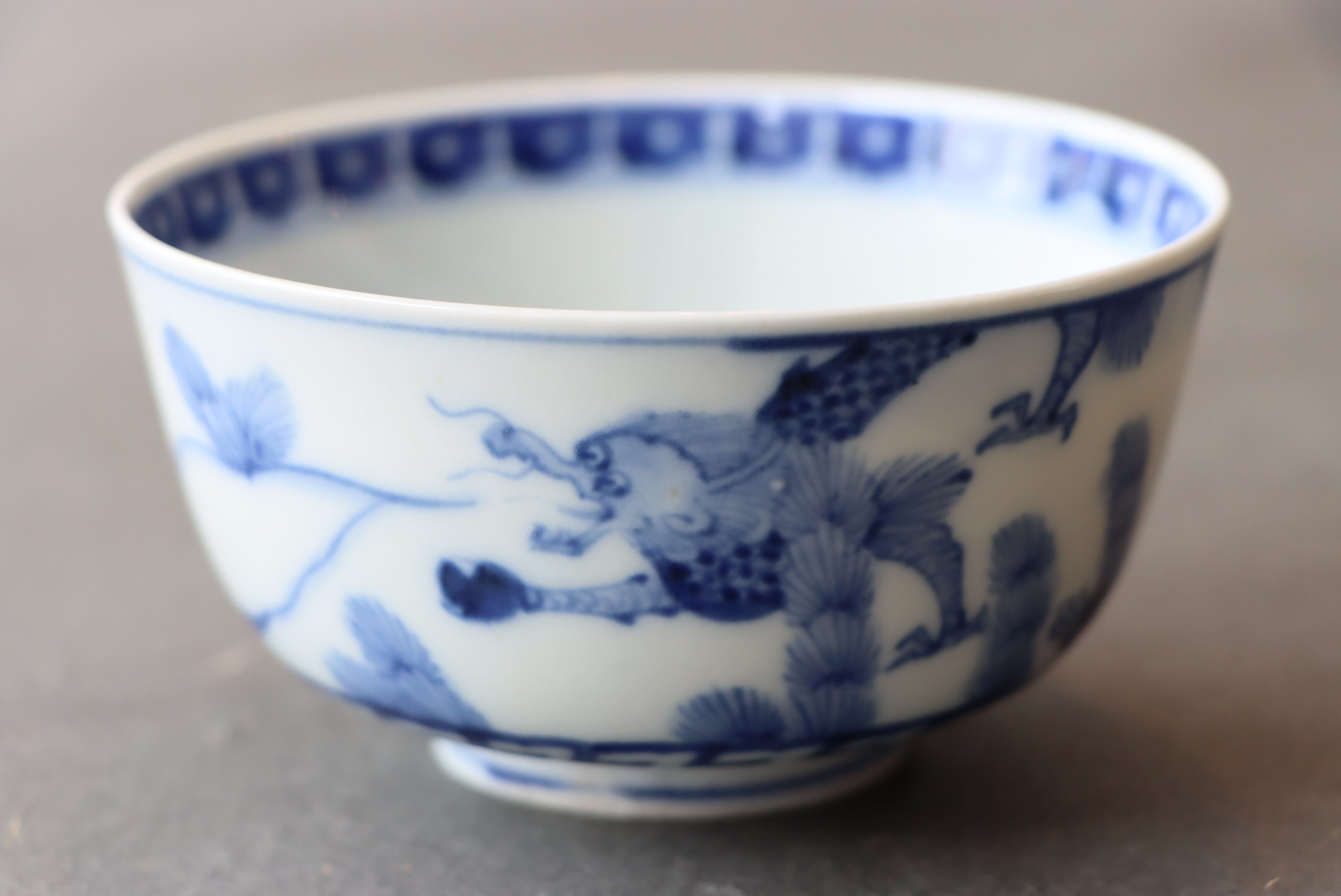 九谷焼 染付 龍魚蟹文 蓋茶碗/Kutani covered bowl | (有)新原美術